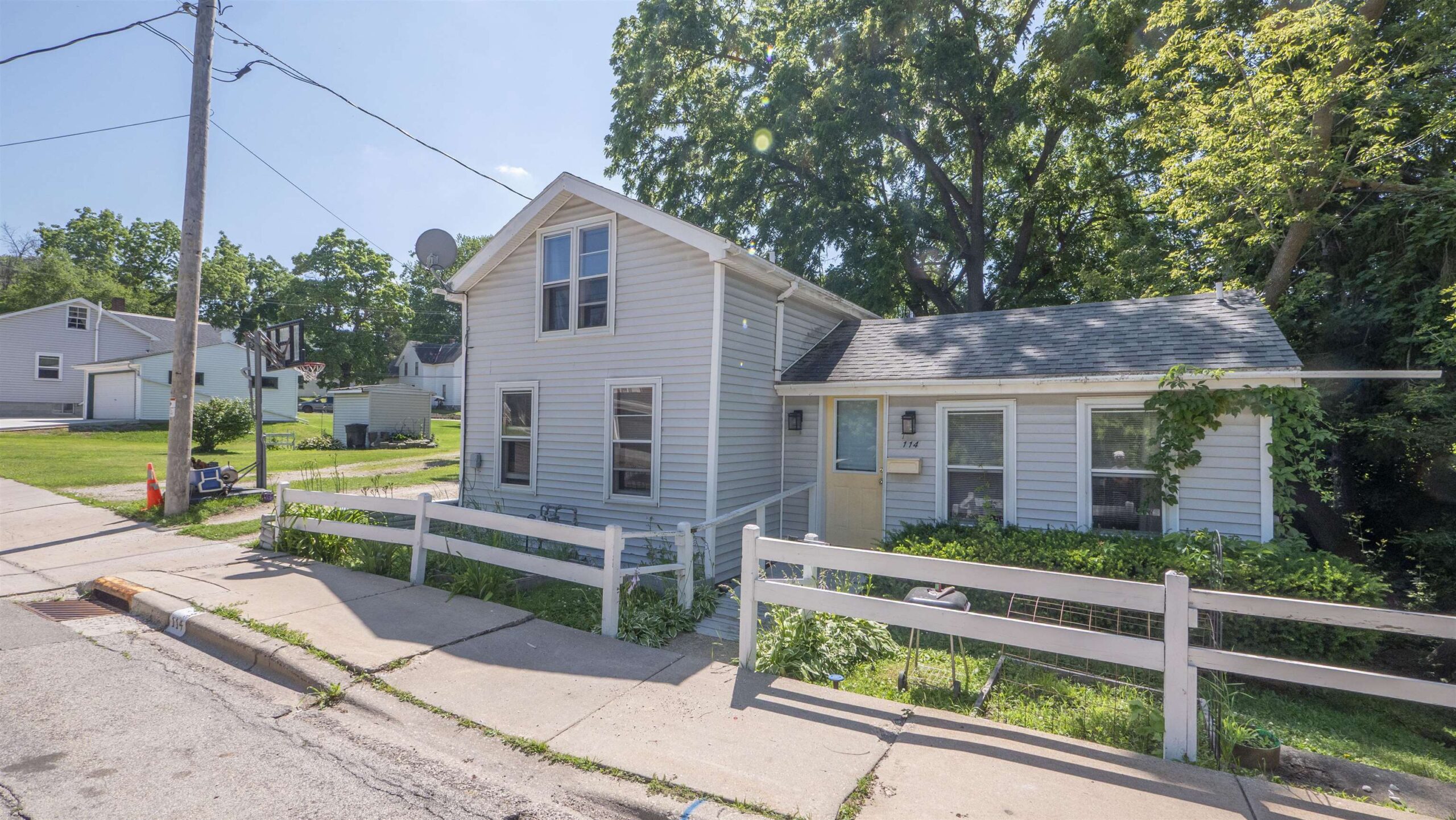 114 WASHINGTON Street property preview photograph