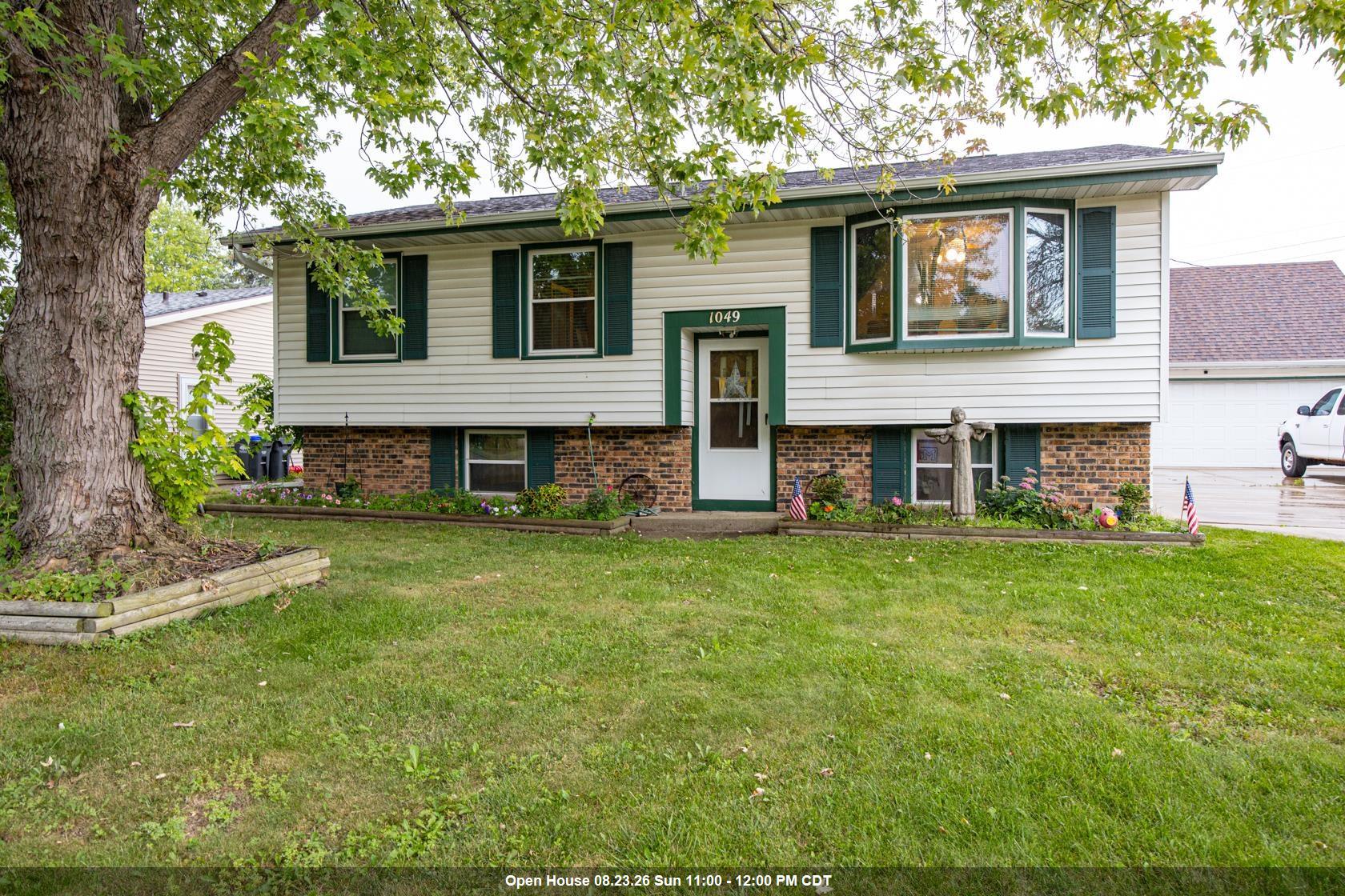 1049 GILLINGHAM Road property preview photograph