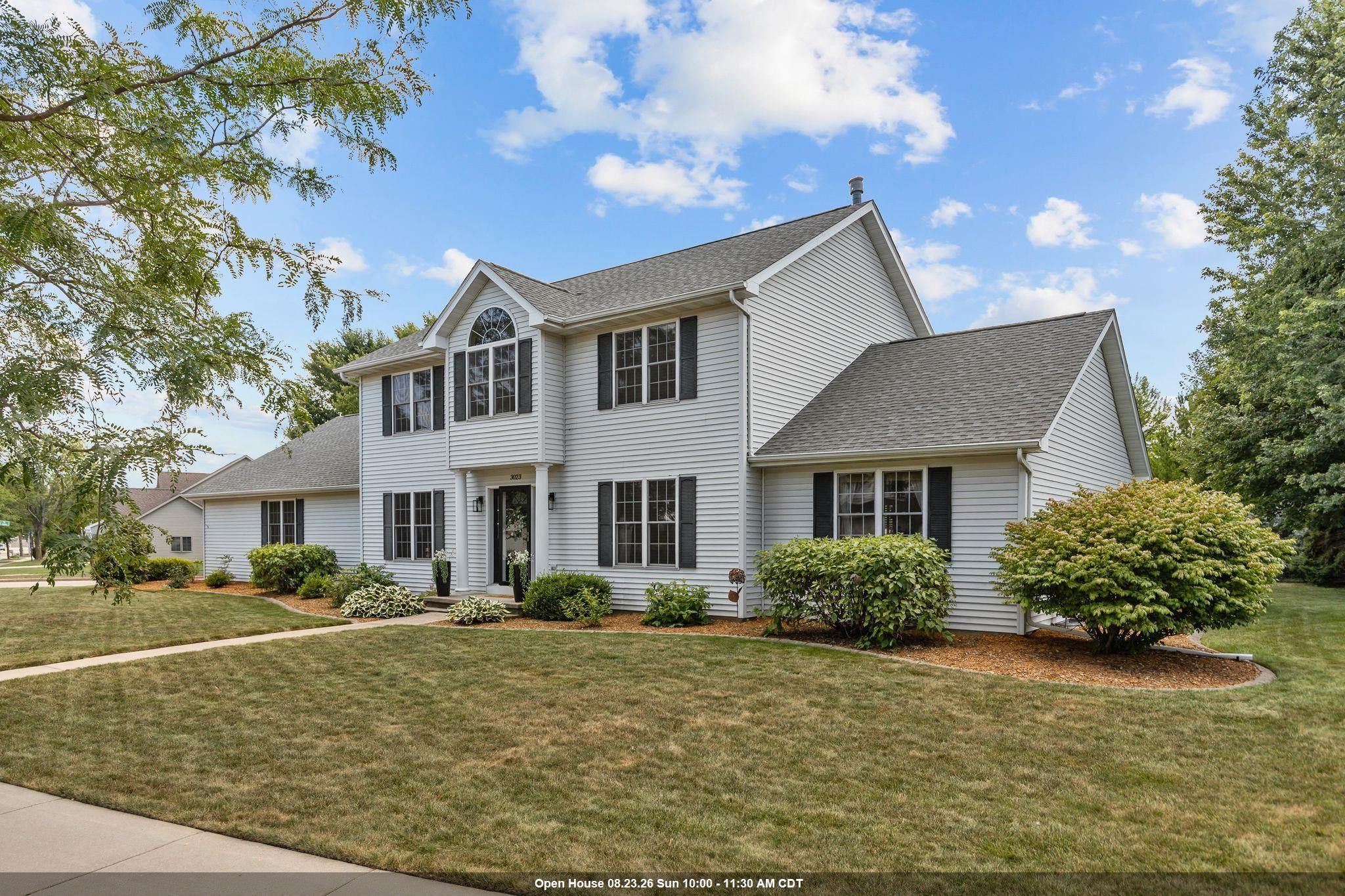 3023 E GREENLEAF Drive property preview photograph