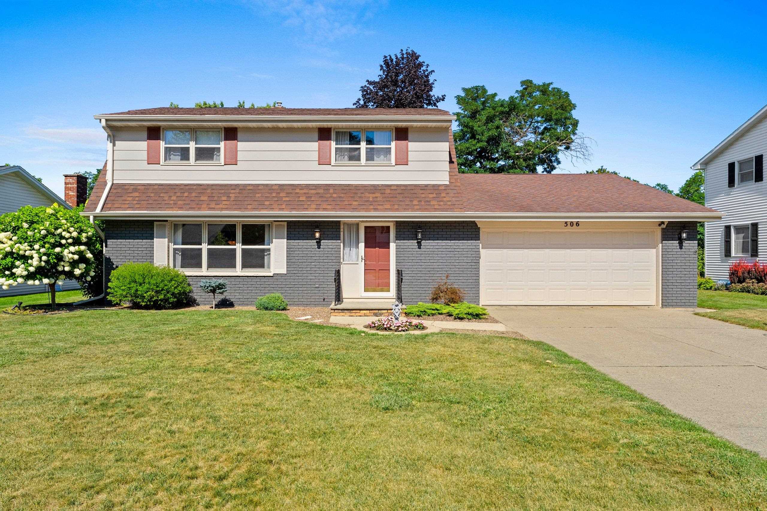 506 PINE Terrace property preview photograph