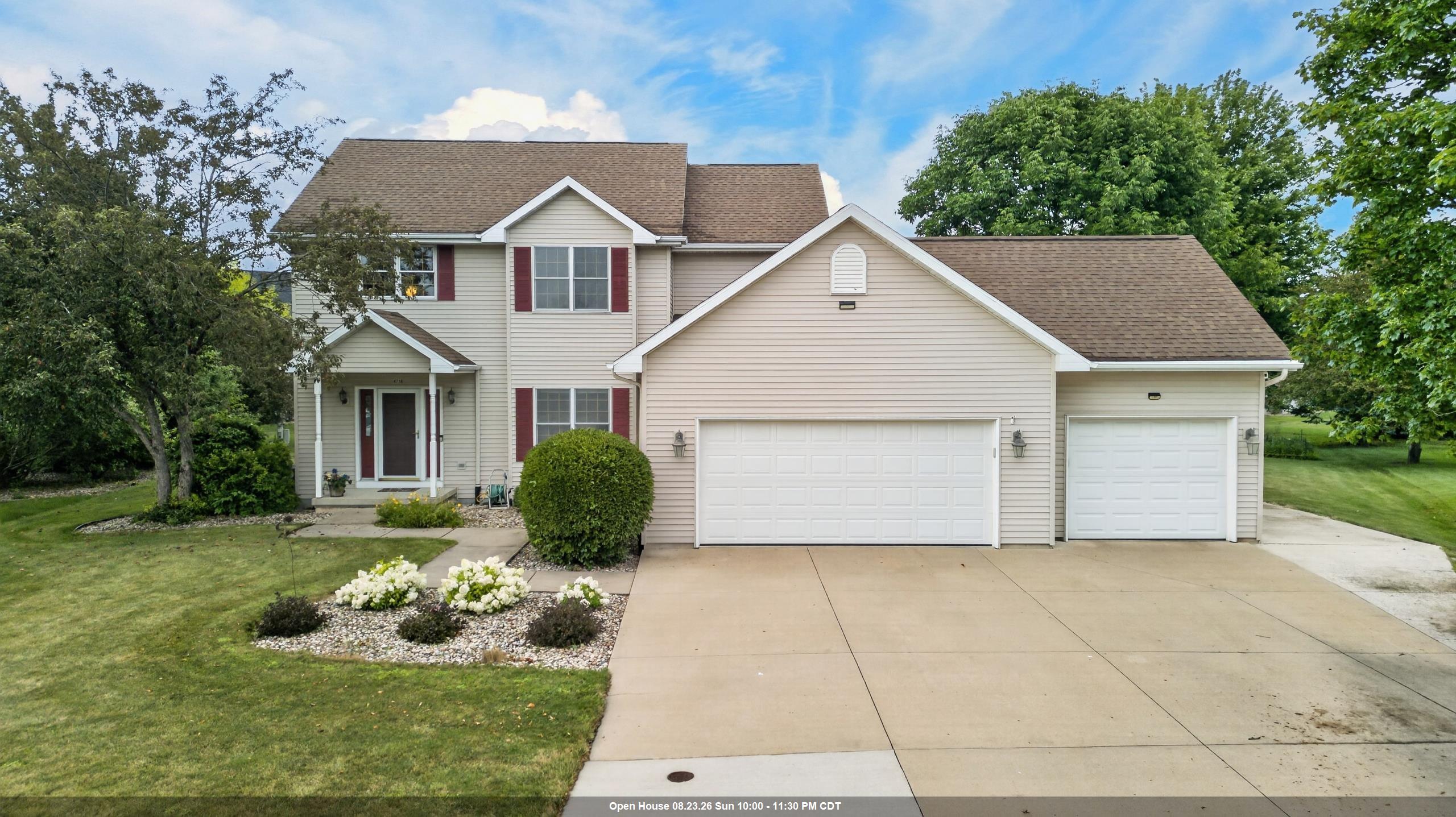 4718 W CHICORY Lane property preview photograph