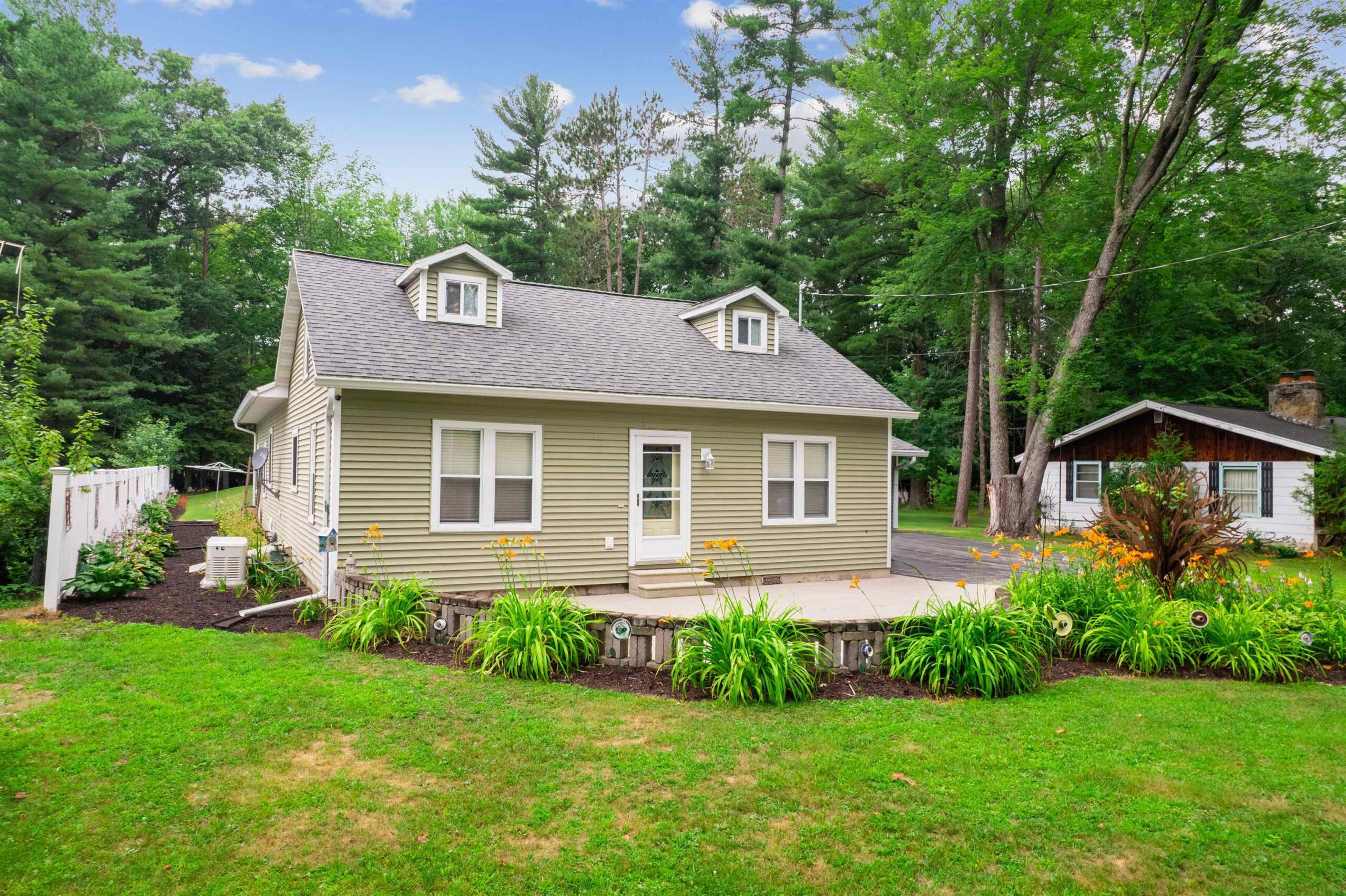 N7267 SHADY Lane property preview photograph