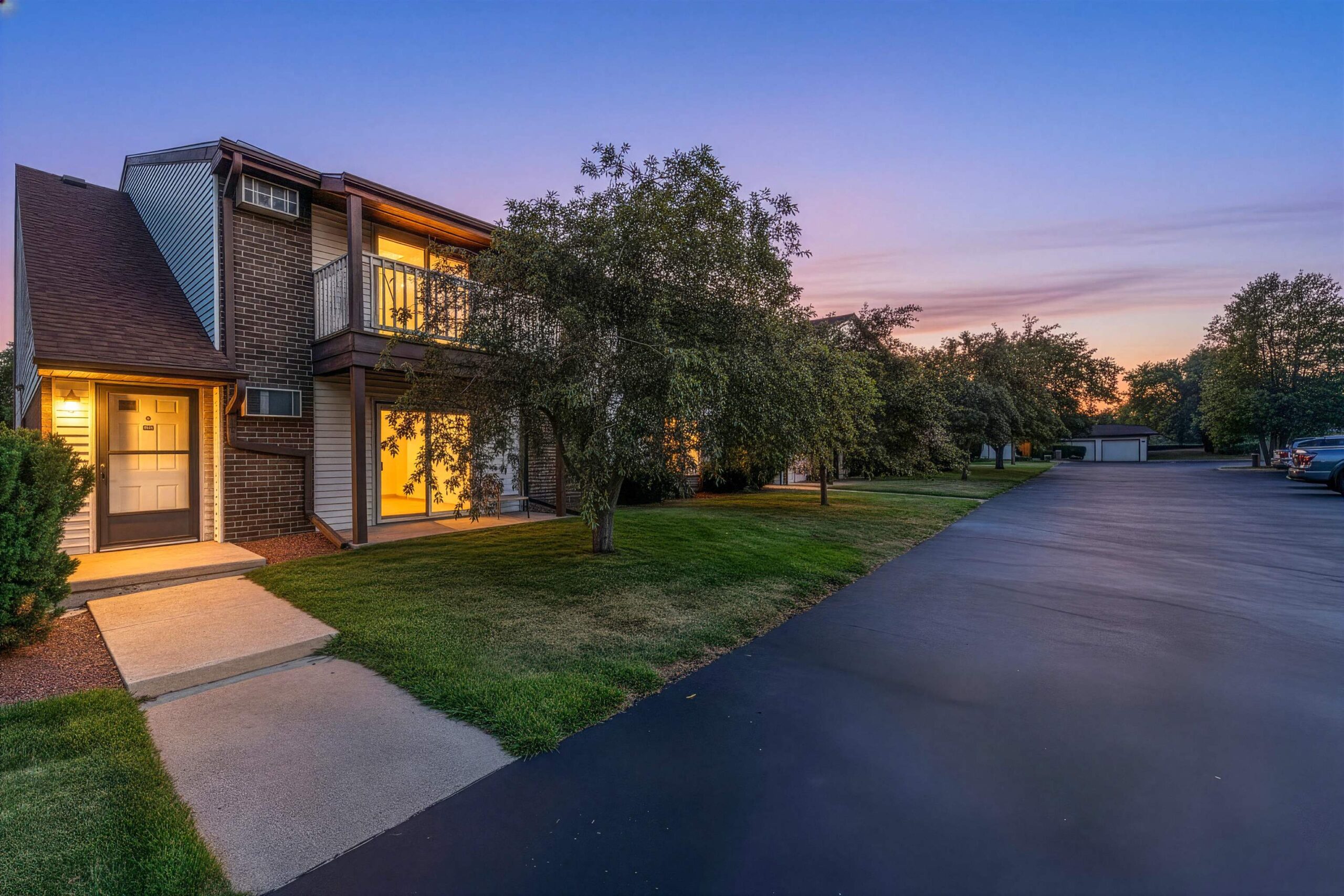 1043 MARVELLE Lane property preview photograph