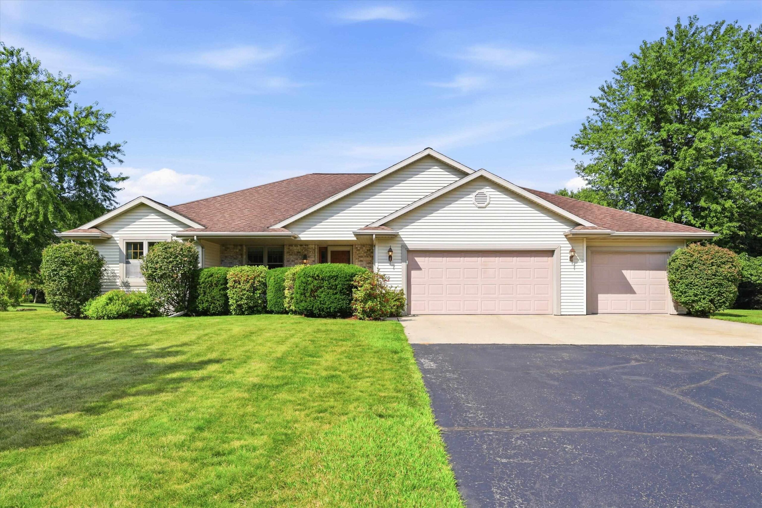 2901 WINDHAVEN Trail property preview photograph