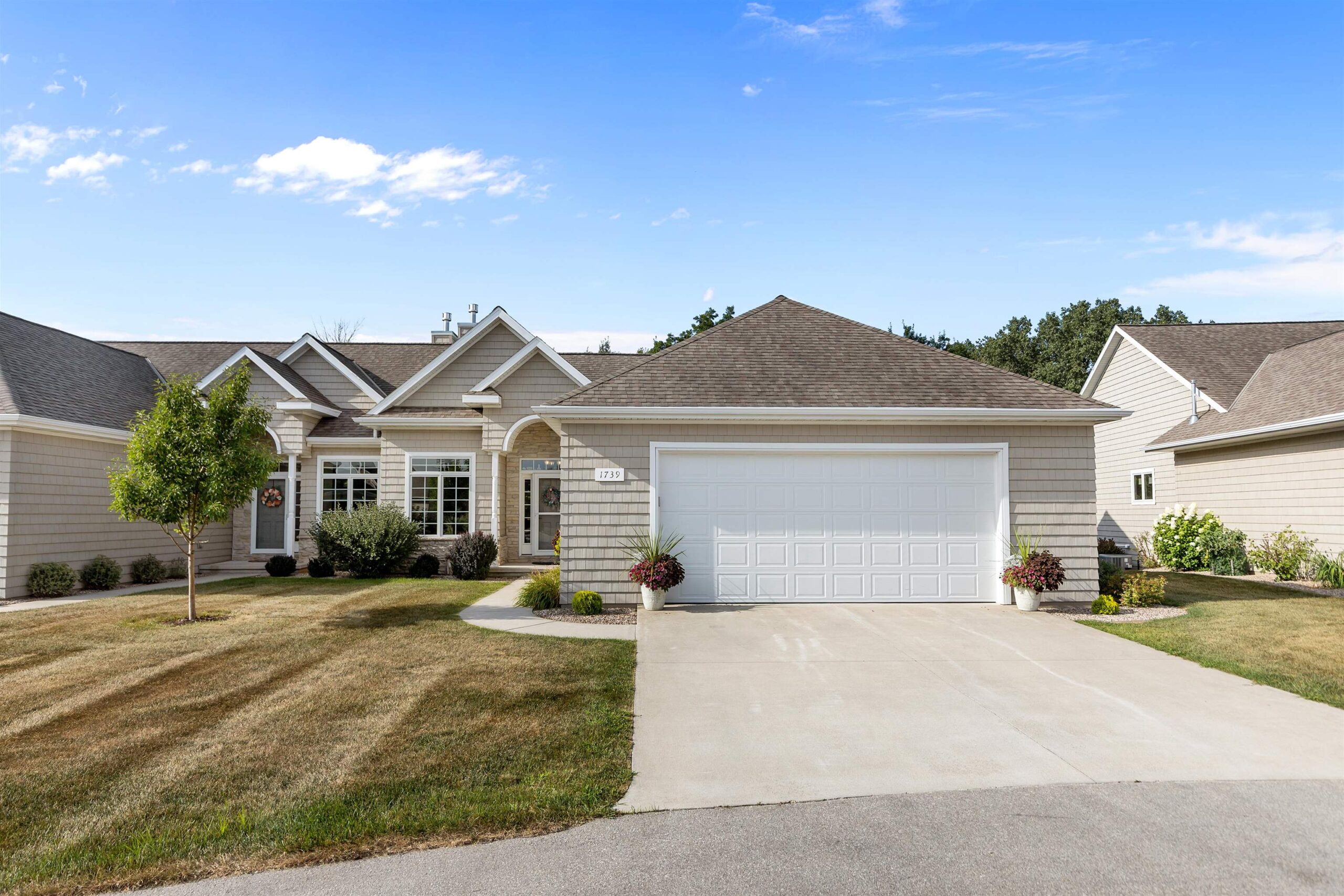 1739 REMINGTON RIDGE Way property preview photograph