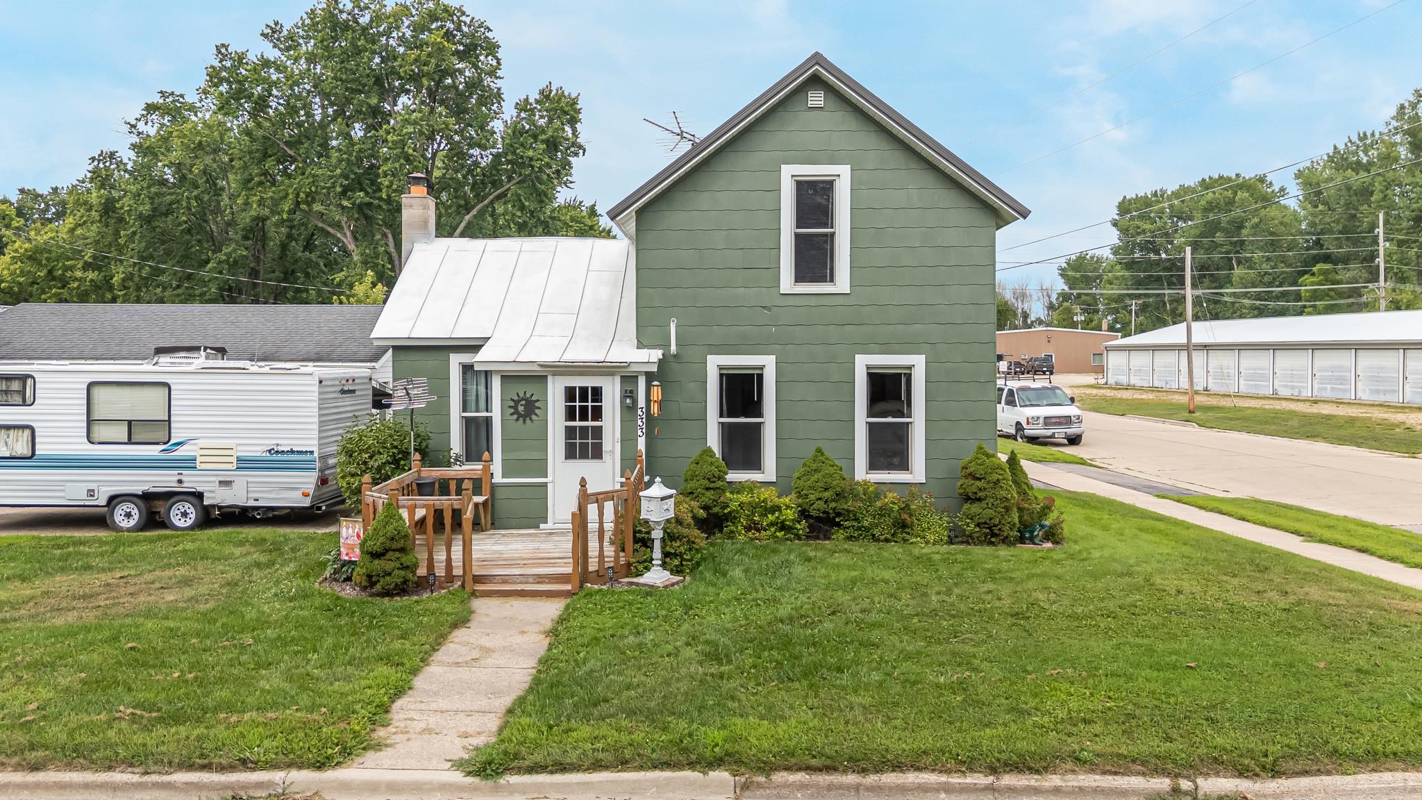 333 LYON Street property preview photograph