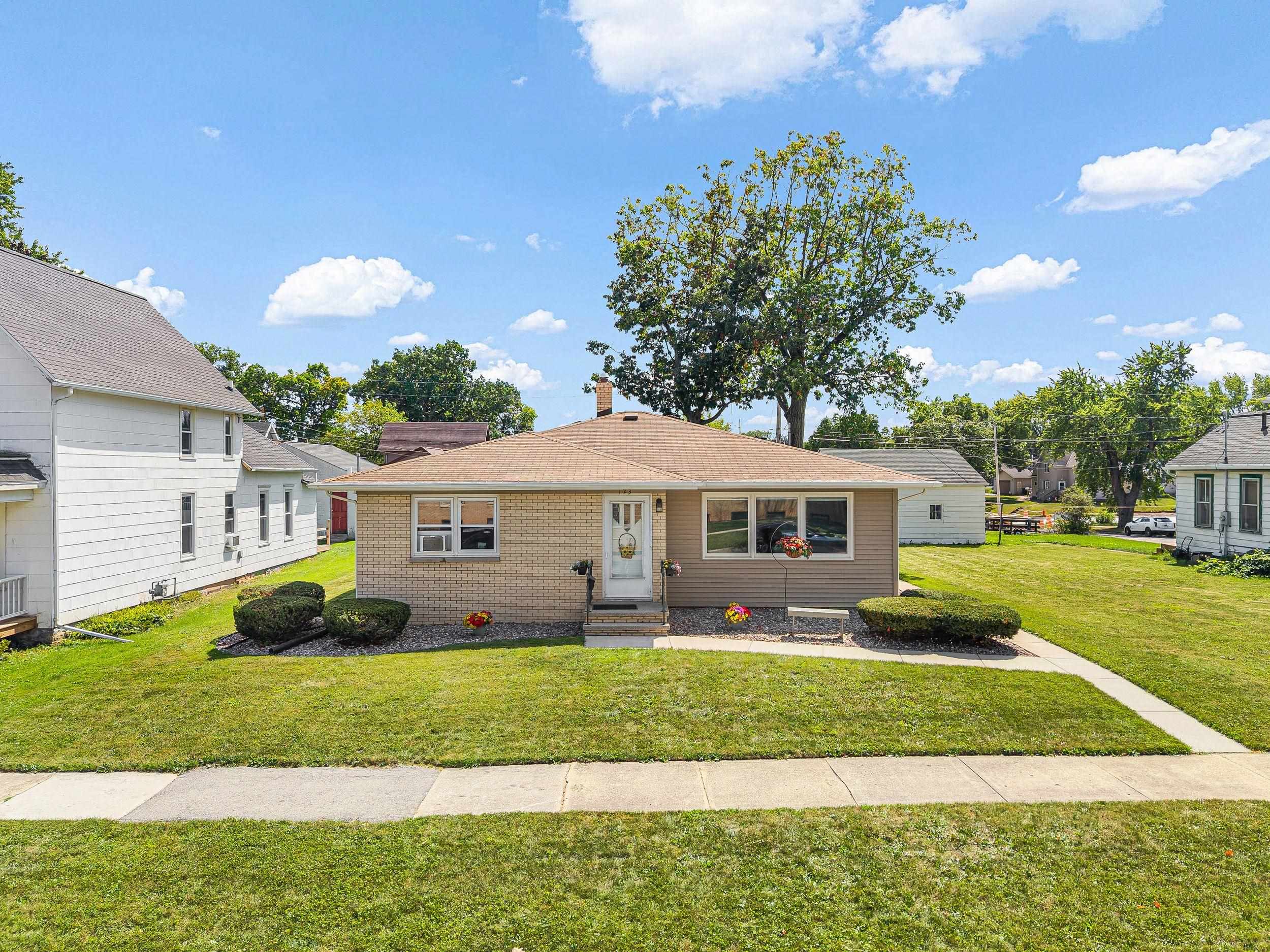 123 W 8TH Street property preview photograph