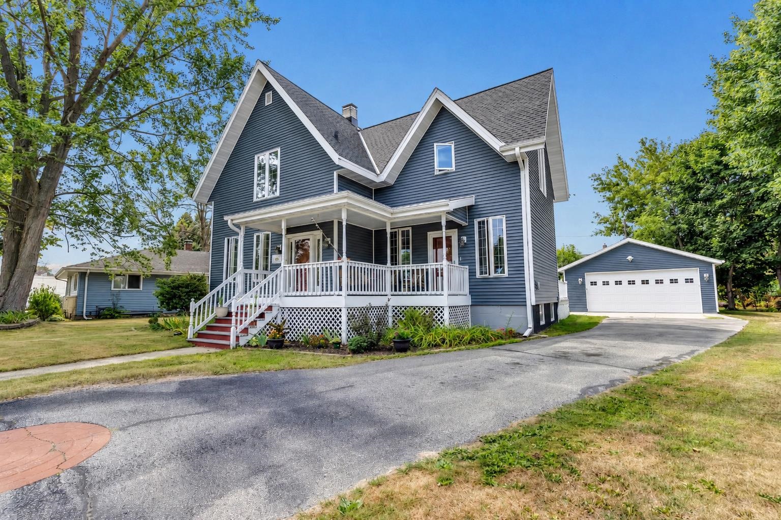 405 SUPERIOR Avenue property preview photograph