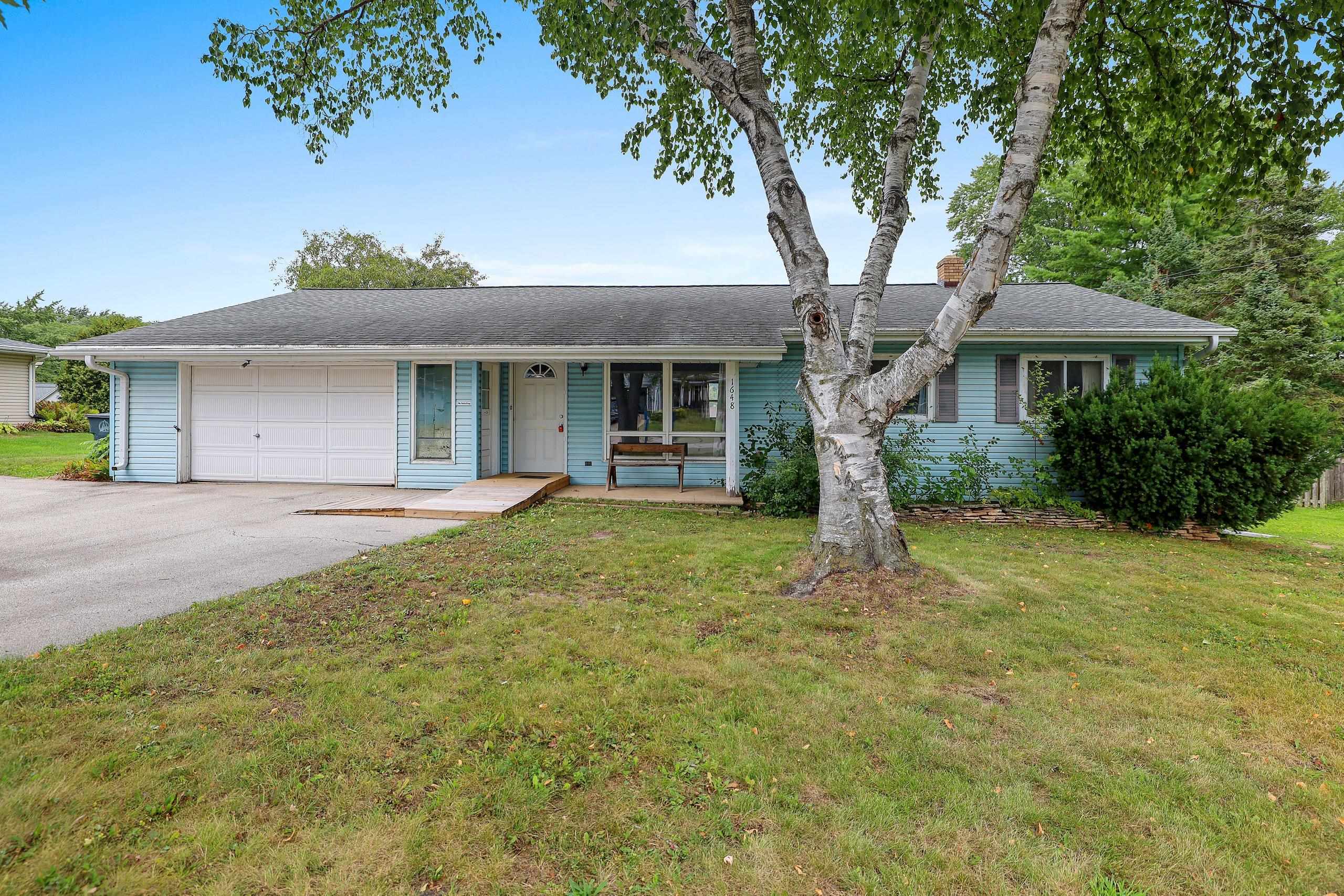 1648 VIEW Lane property preview photograph