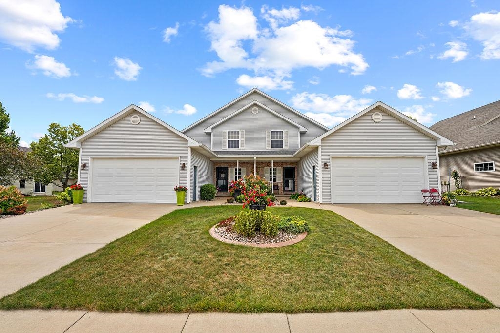 711 W PACKER Avenue property preview photograph