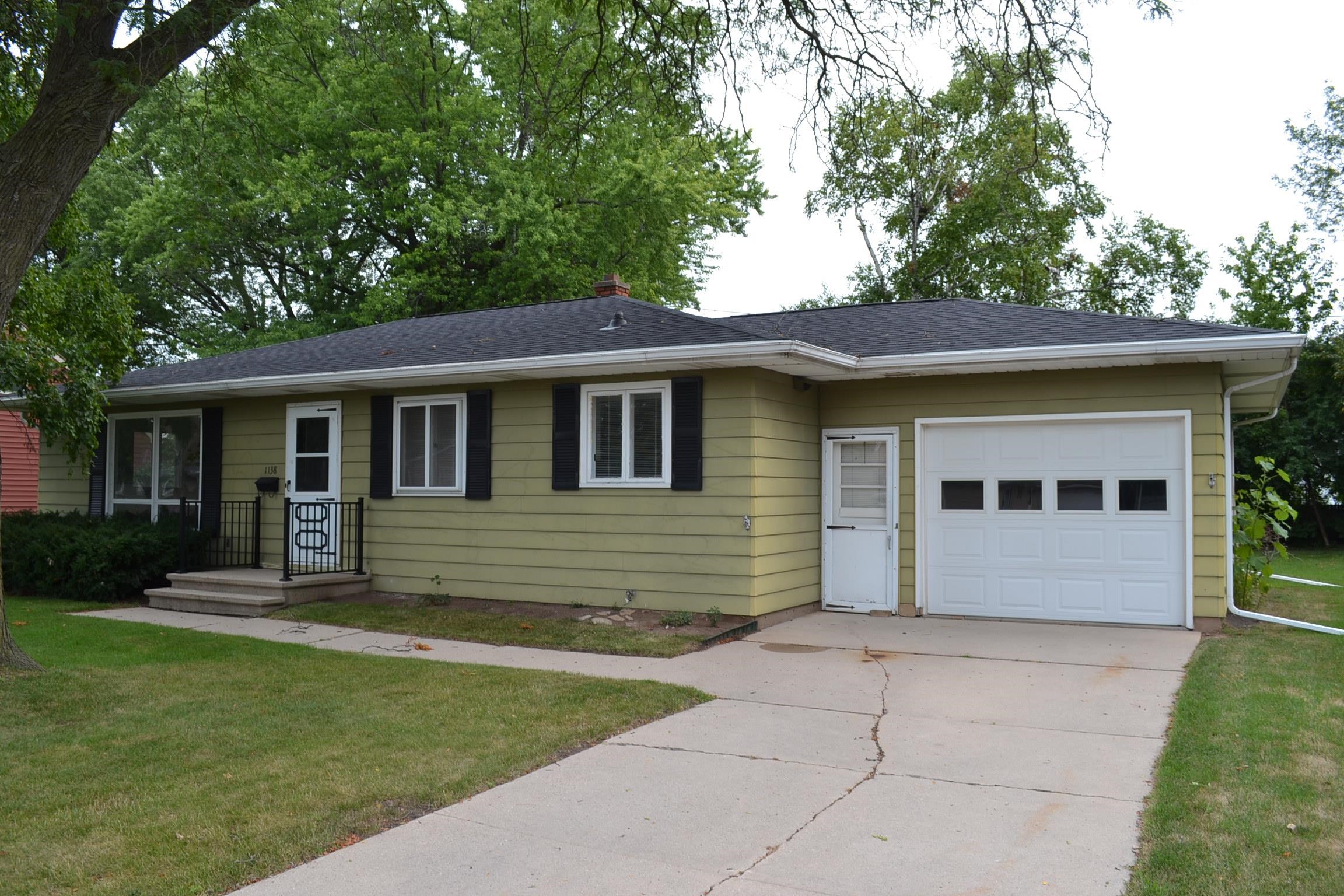 1138 HIGGINS Avenue property preview photograph
