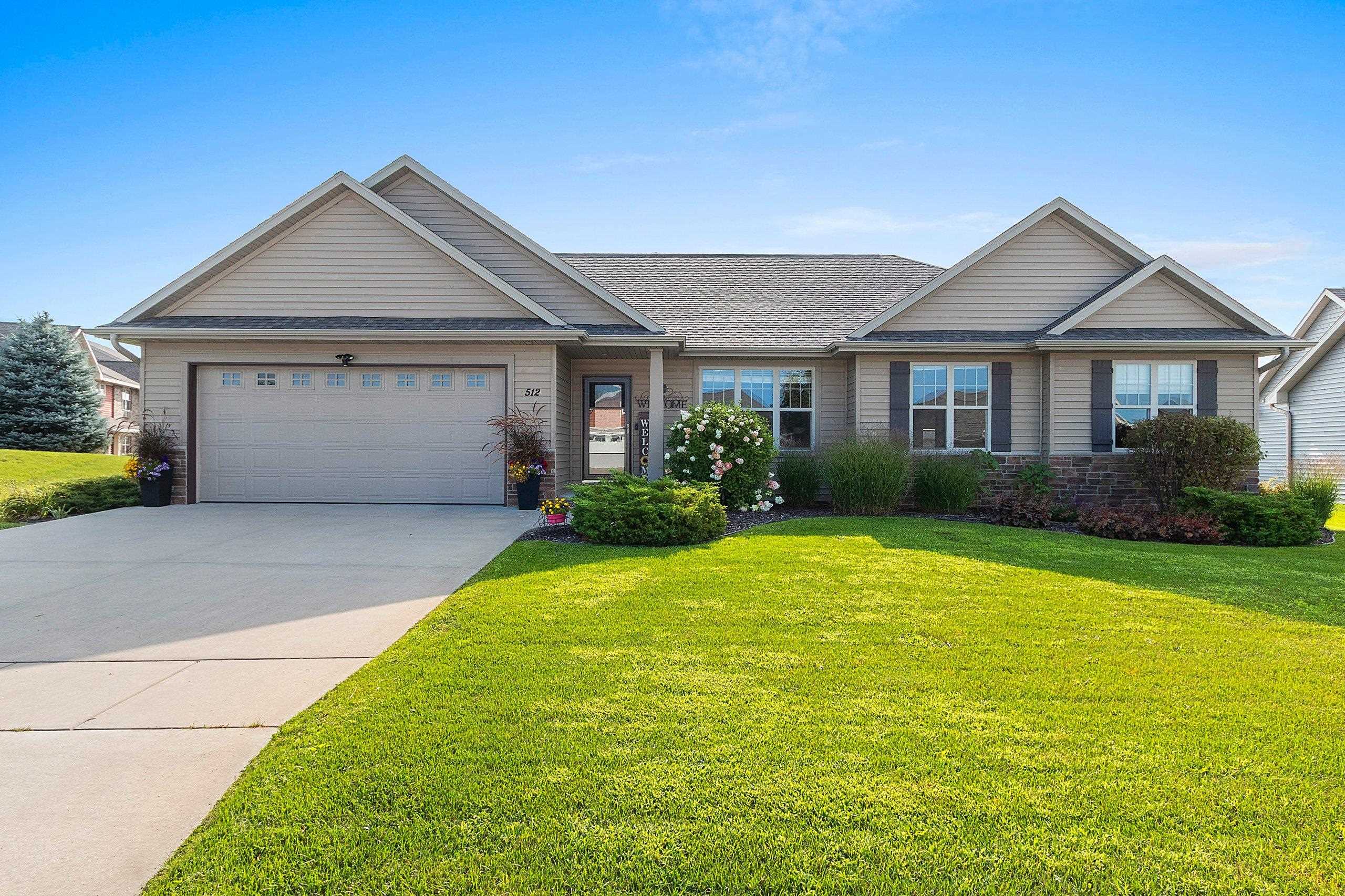 512 PEBBLESTONE Circle property preview photograph