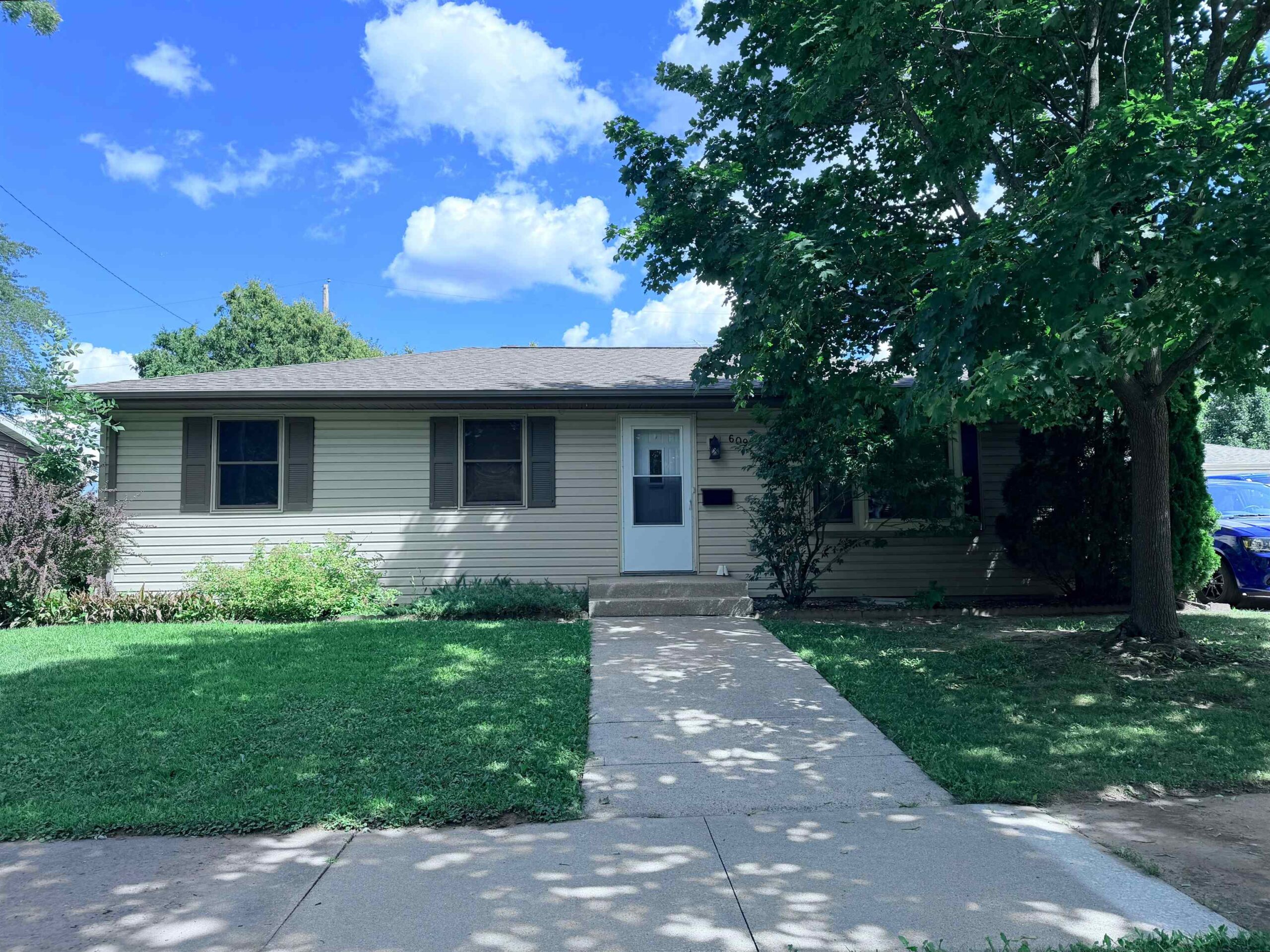609 LINDA Street property preview photograph