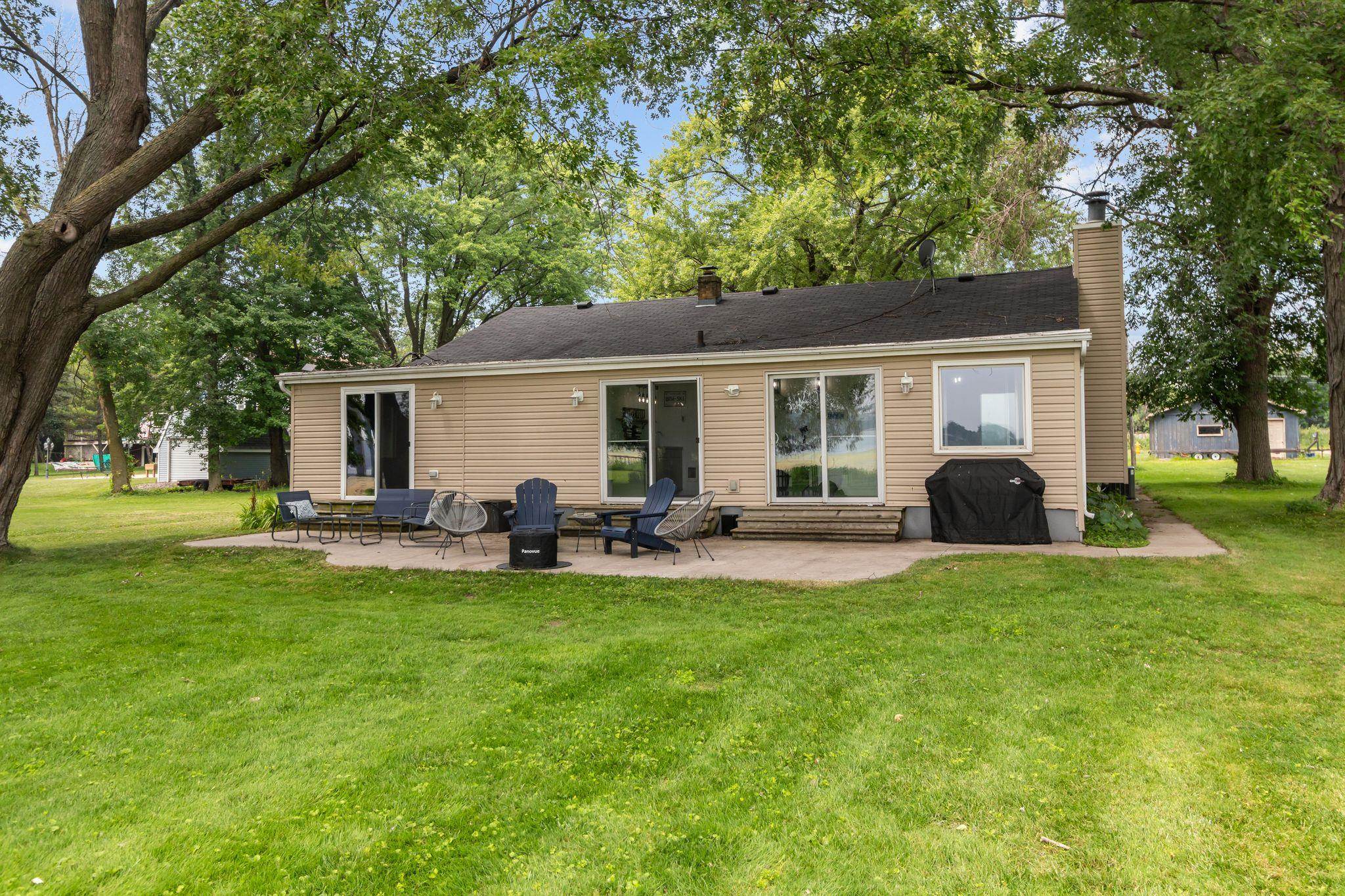 1583 BUTTE DES MORTS BEACH Road property preview photograph
