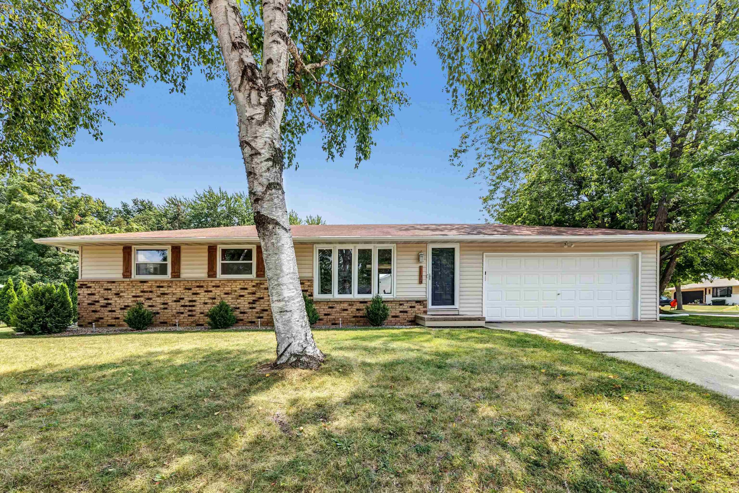 1125 STINE Way property preview photograph