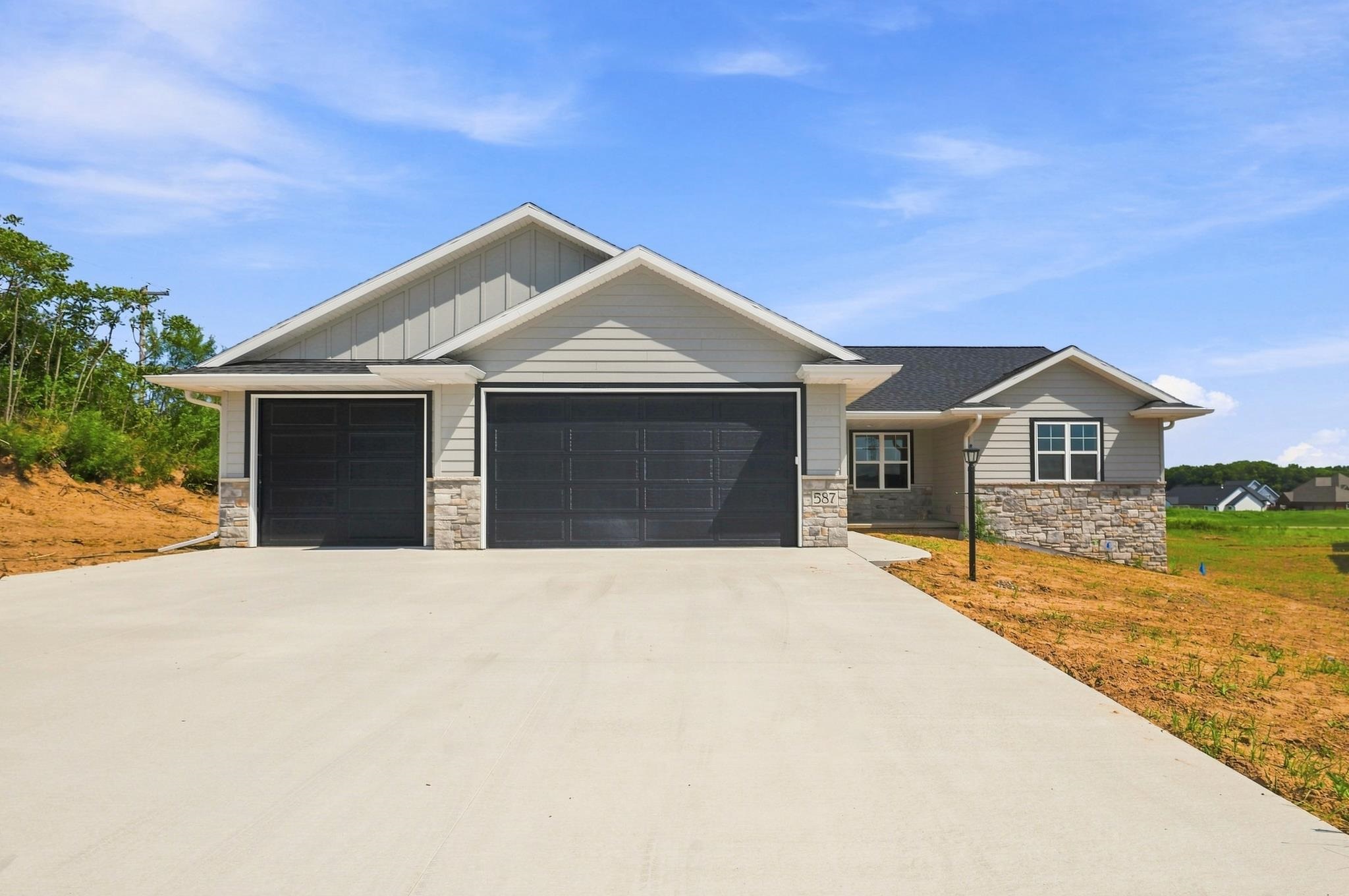 587 EMERALD ISLE Court property preview photograph