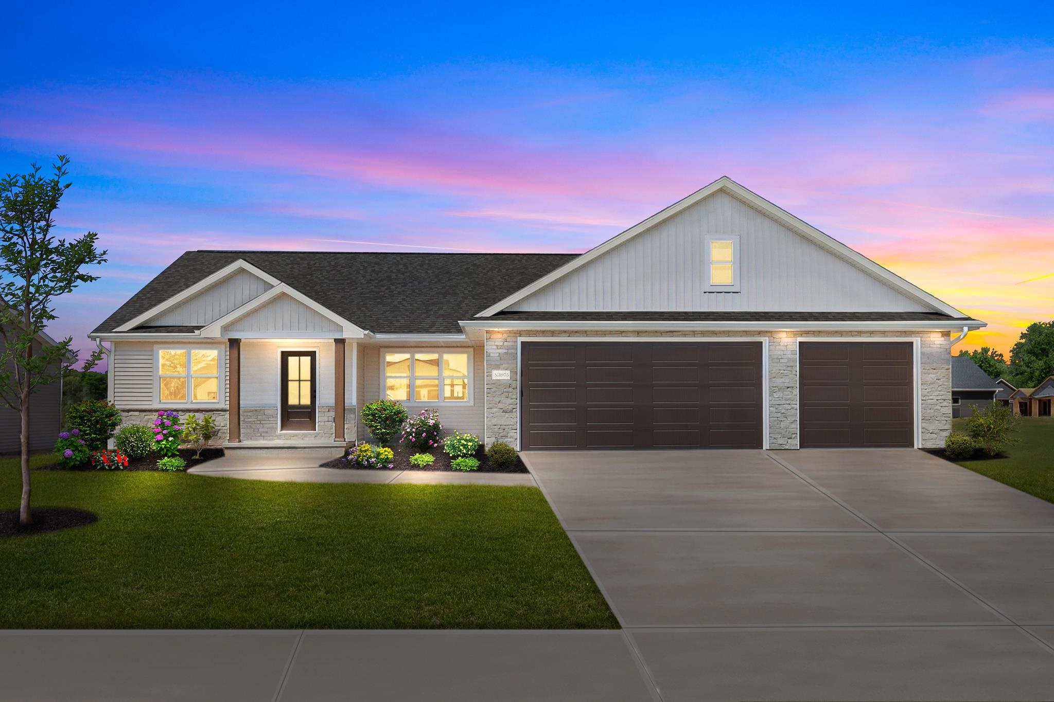 N3975 DEERE Drive property preview photograph