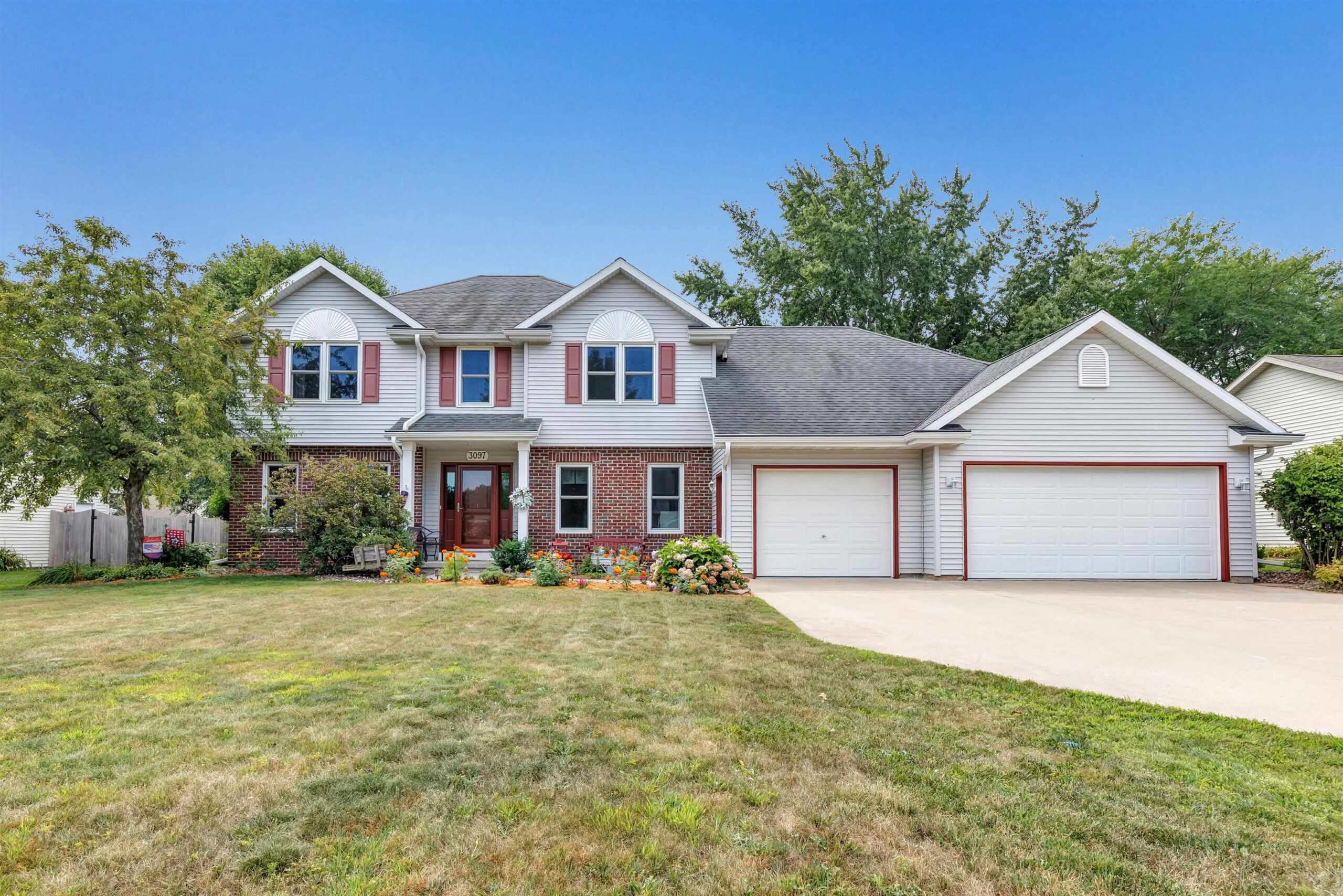 3097 MERCEDES Drive property preview photograph