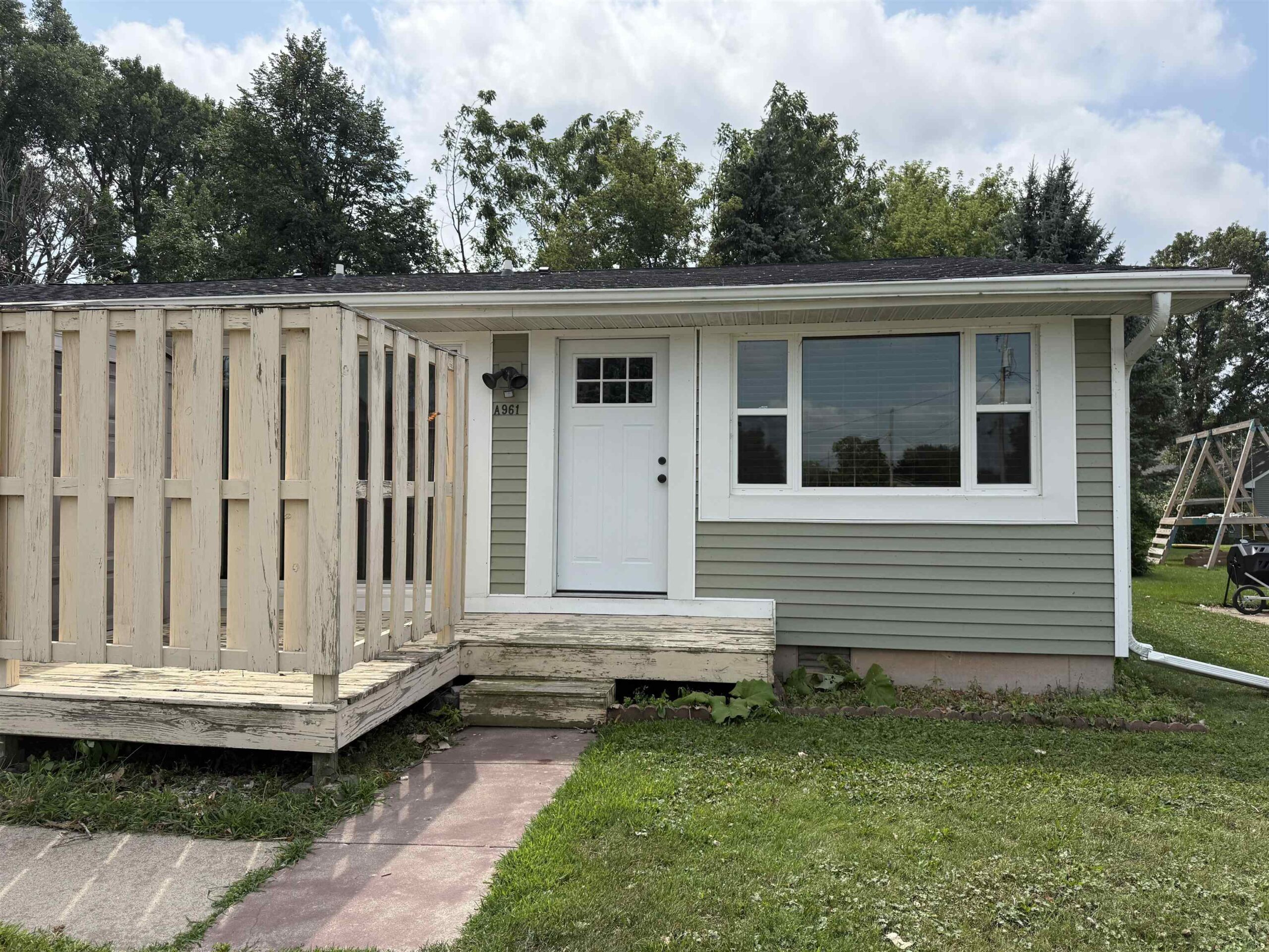 961 7TH Street property preview photograph