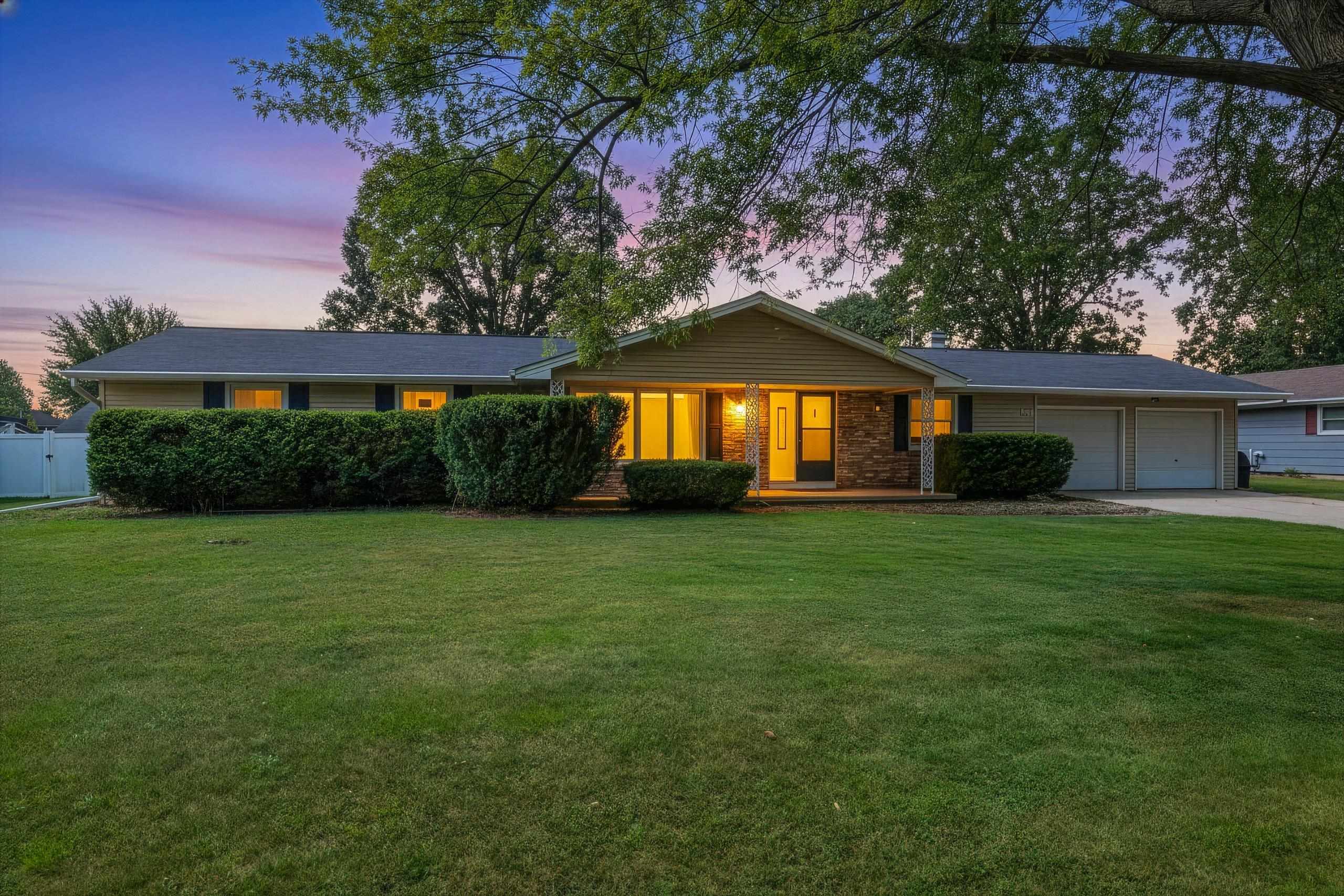 1327 SKYLARK Lane property preview photograph