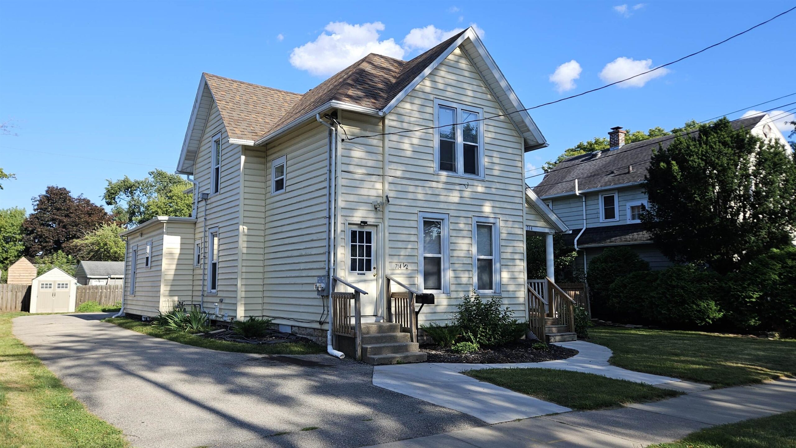 714 N DURKEE Street property preview photograph