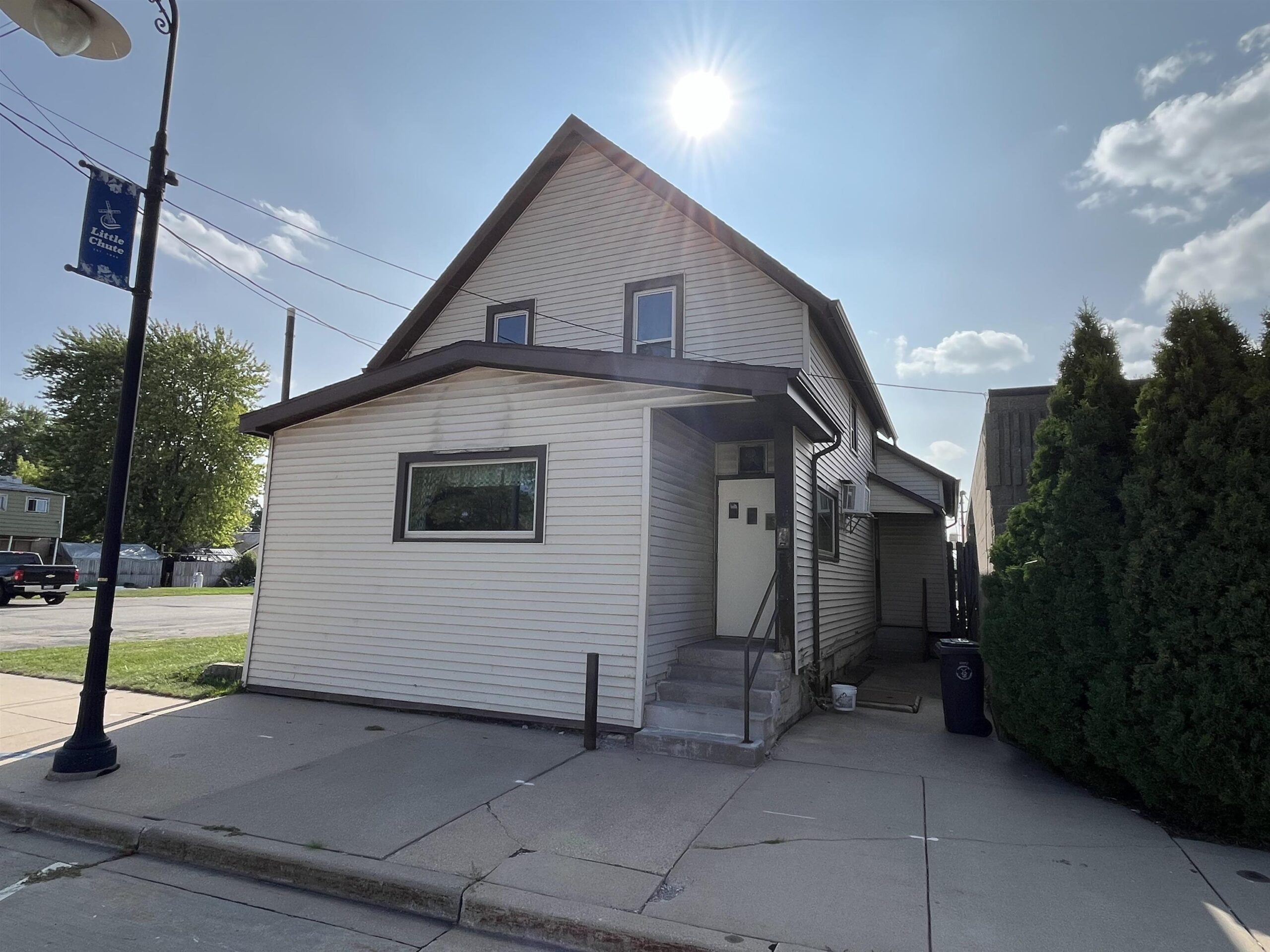 529 GRAND Avenue property preview photograph