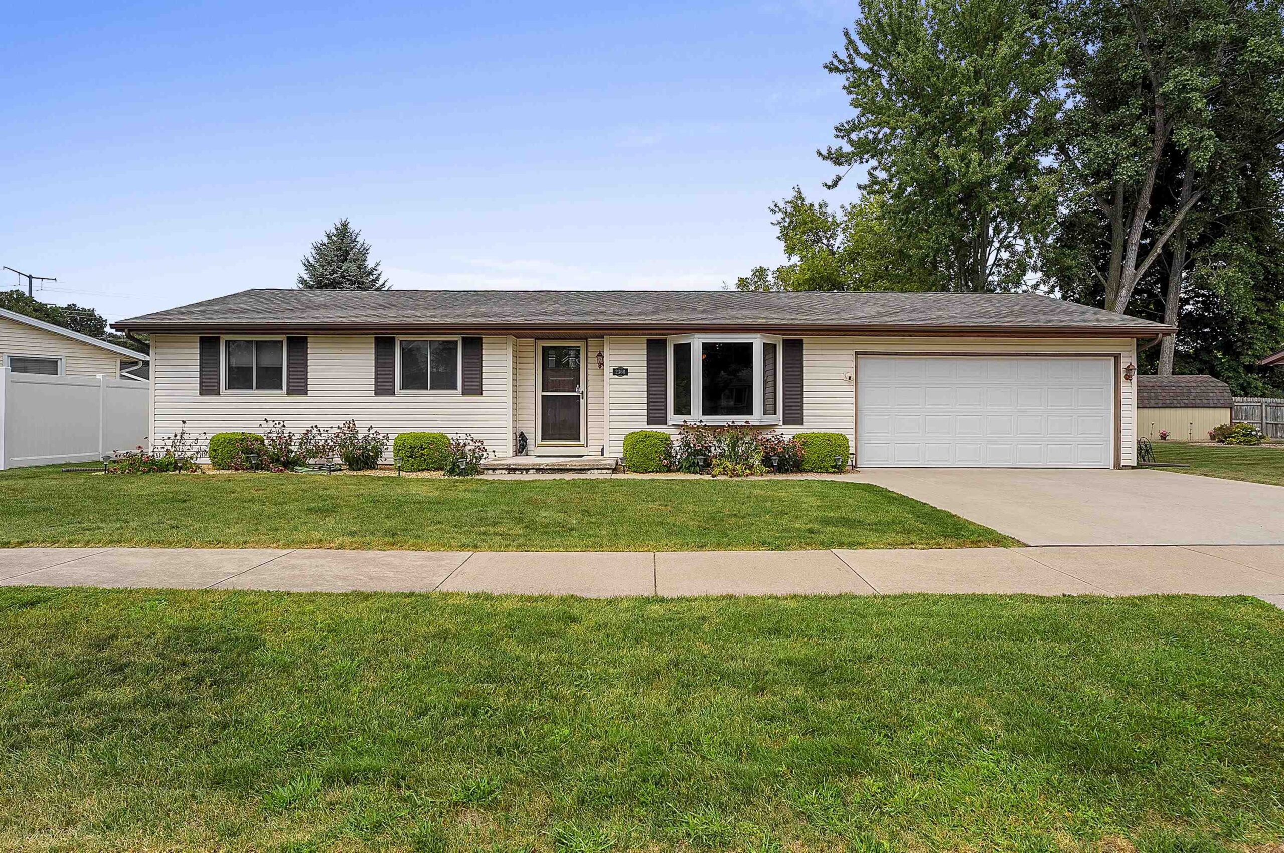 2360 KINCAID Avenue property preview photograph