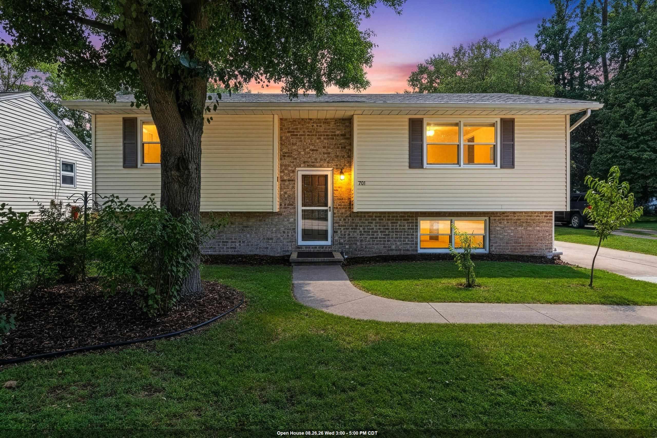 701 W 7TH Street property preview photograph