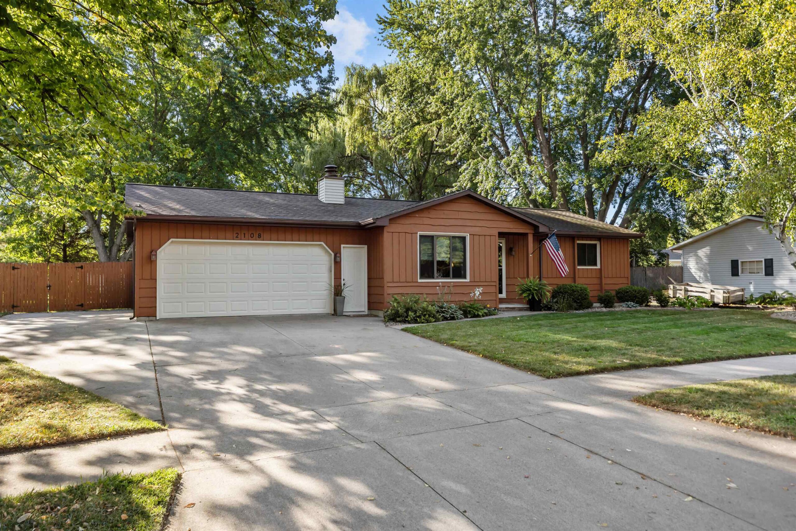 2108 S HORIZON Drive property preview photograph