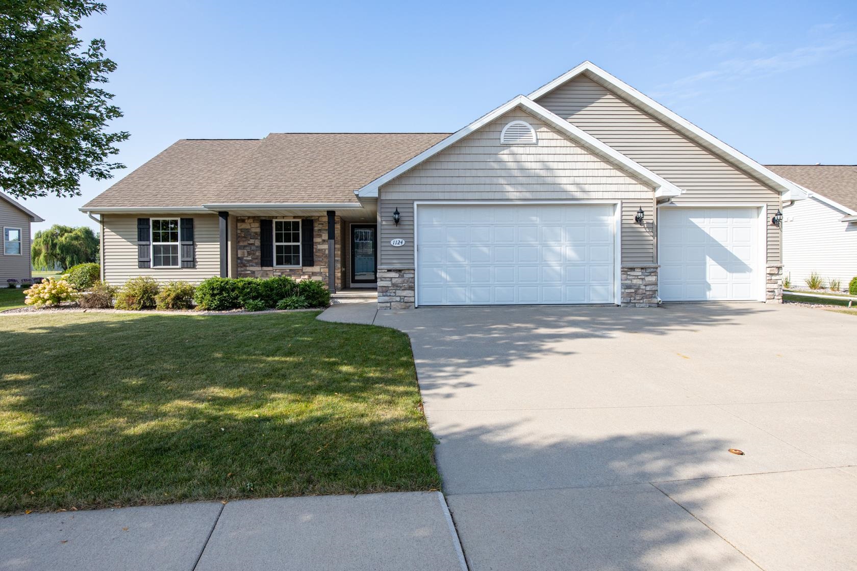 1124 BOBBY Court property preview photograph