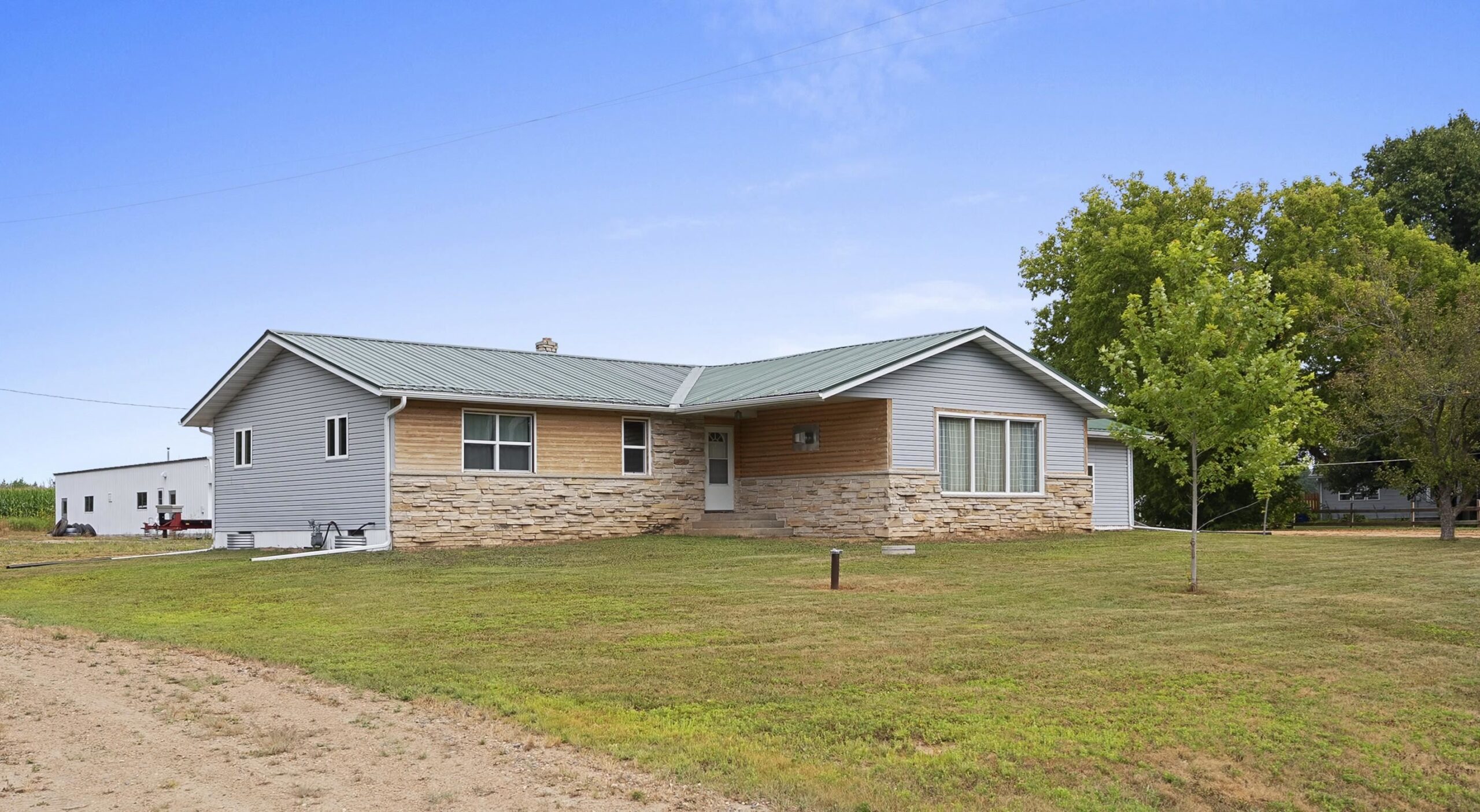 190 CTY RD N Highway property preview photograph