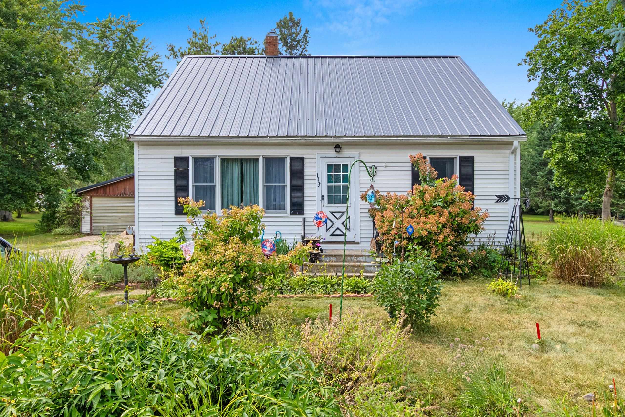 113 N ELM Avenue property preview photograph