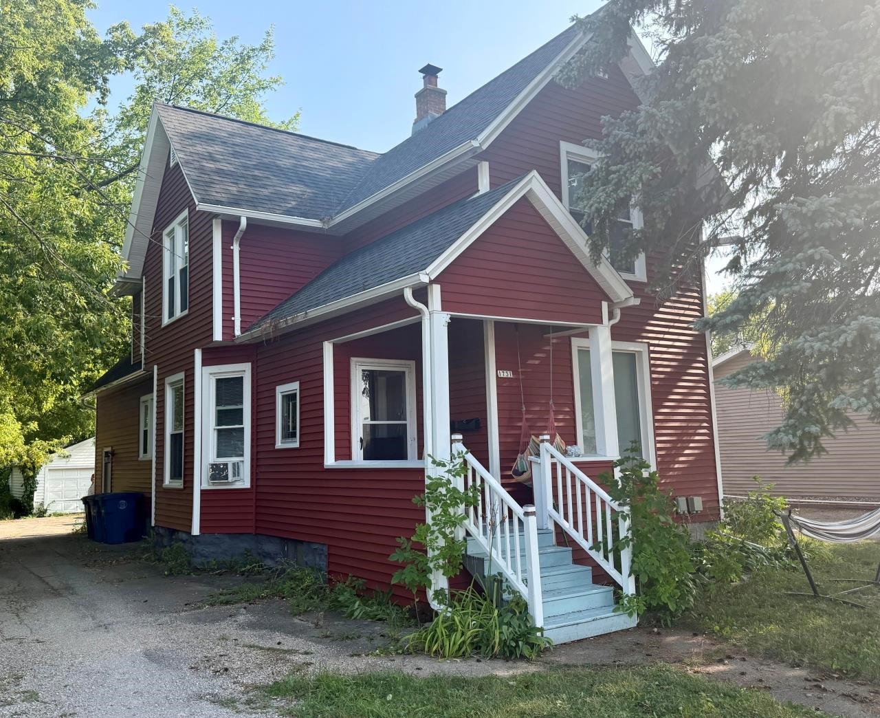 1731 OSHKOSH Avenue property preview photograph