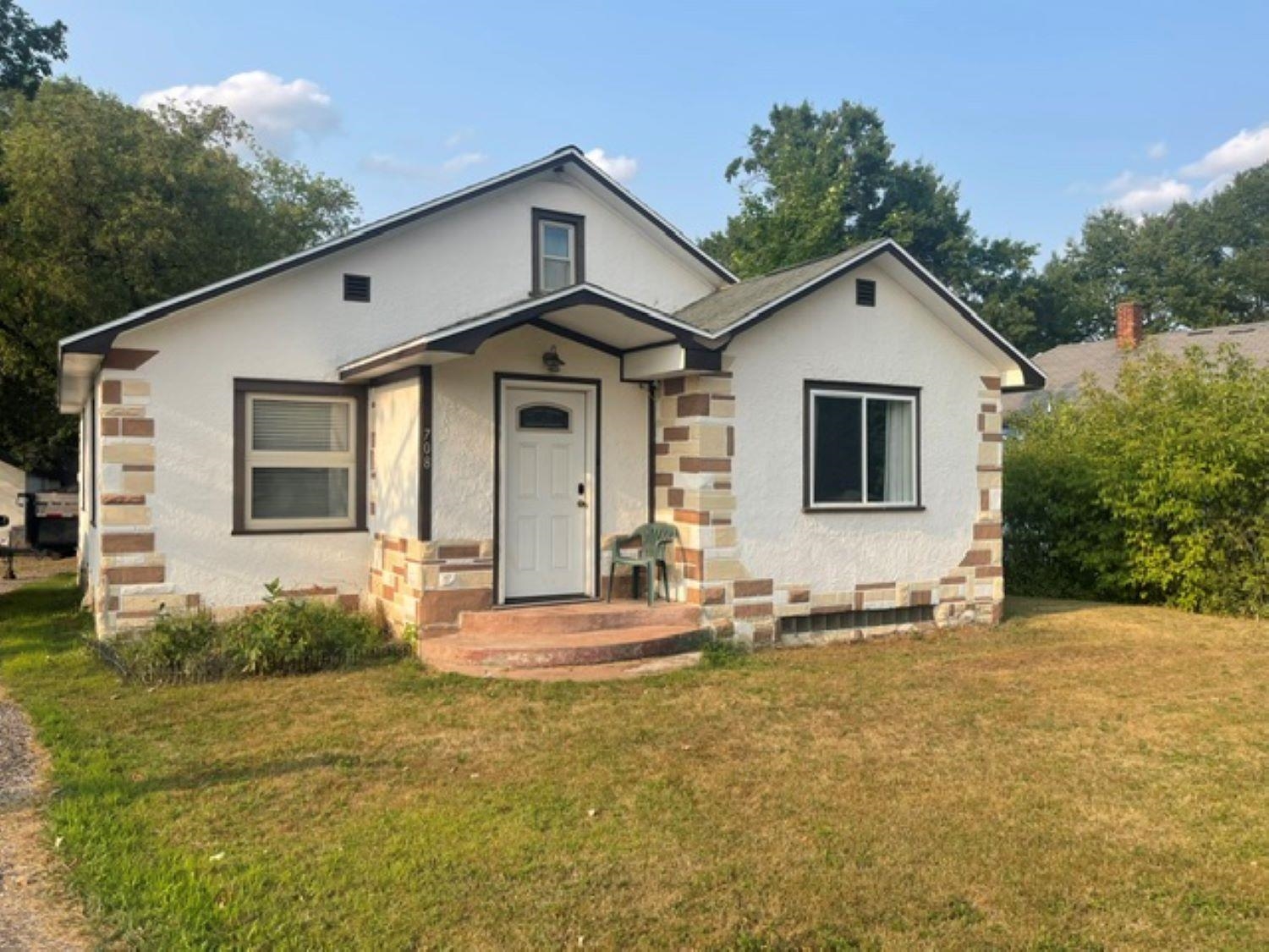 708 E BREITUNG Avenue property preview photograph