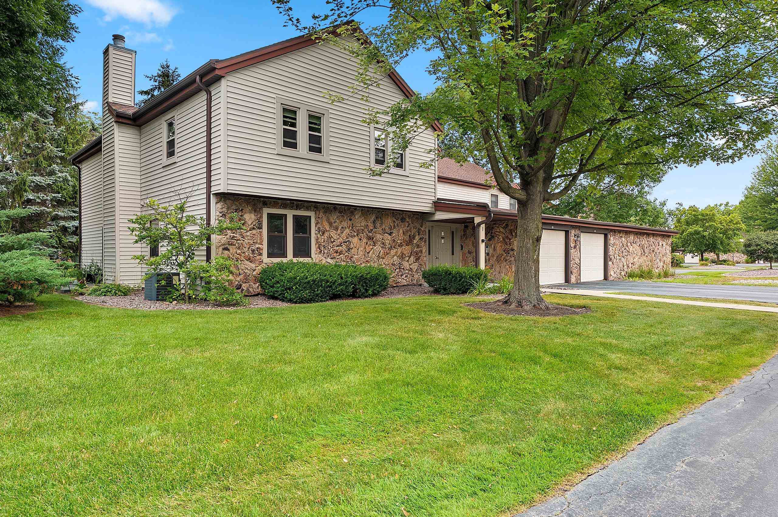 1820 RIDGEWAY Drive property preview photograph