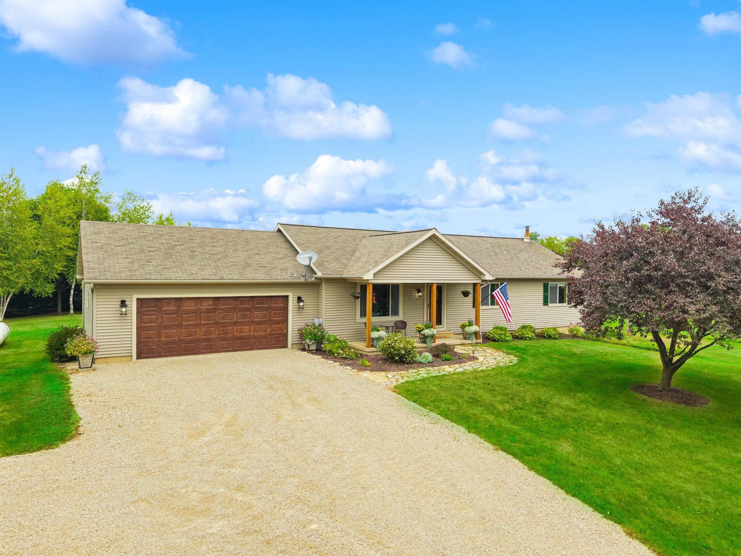 W5150 RED SCHOOL Road property preview photograph