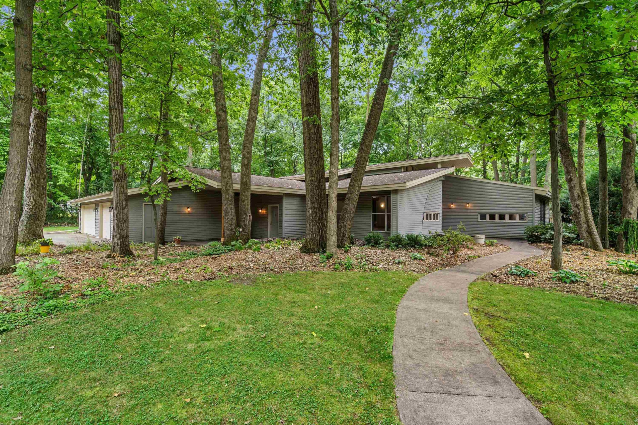 1525 S WEIMAR Street property preview photograph
