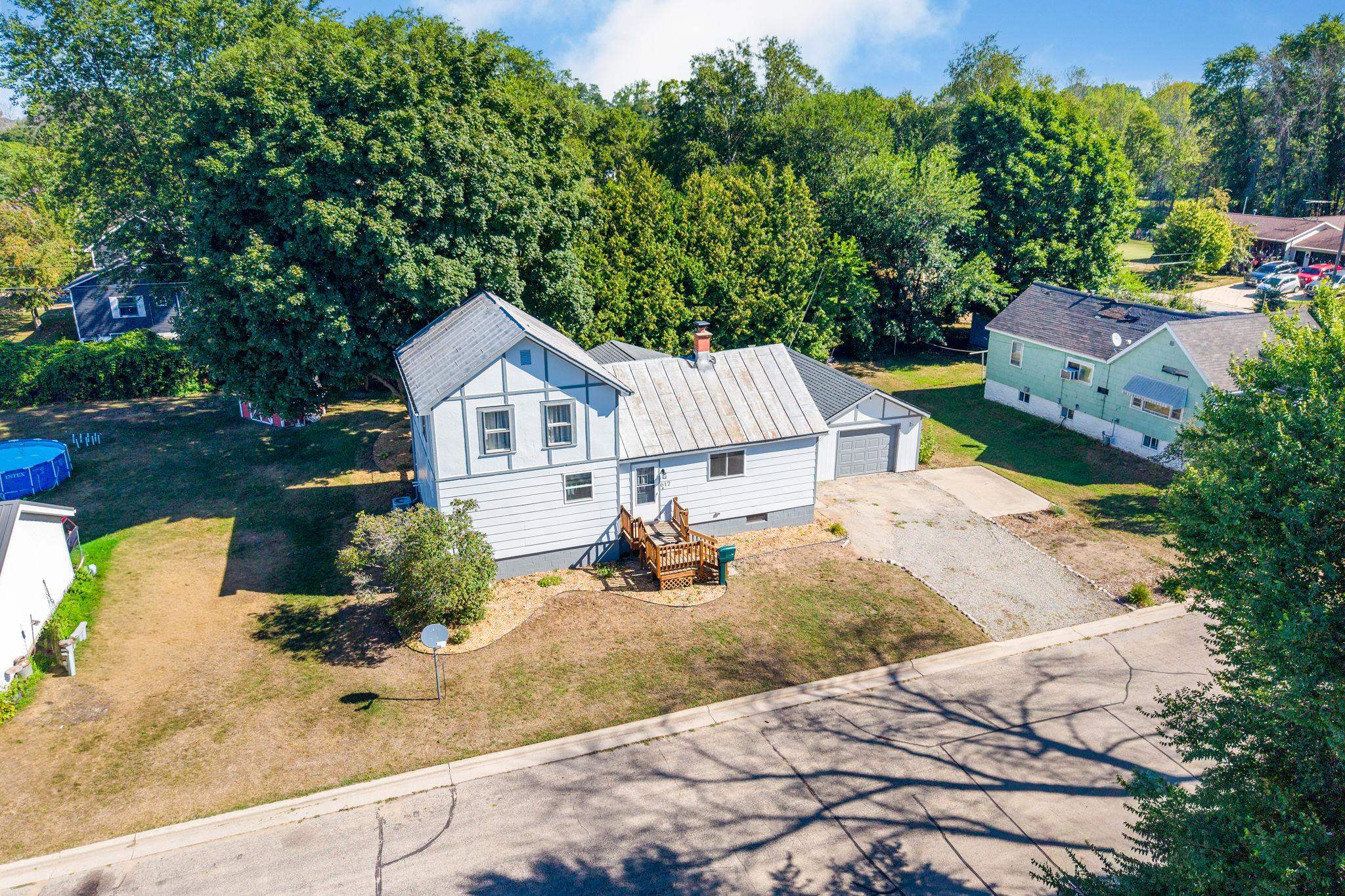 617 4TH Street property preview photograph