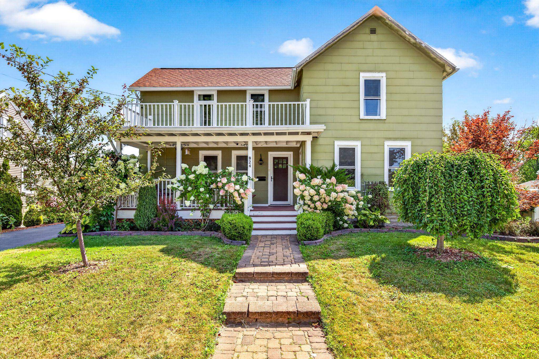 824 S WEIMAR Street property preview photograph