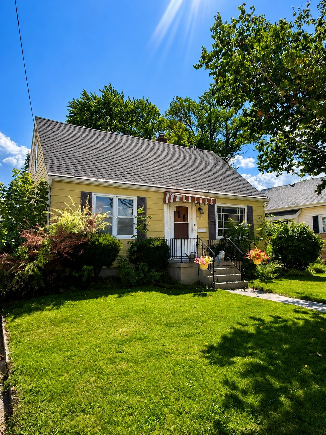 1219 WITZEL Avenue property preview photograph