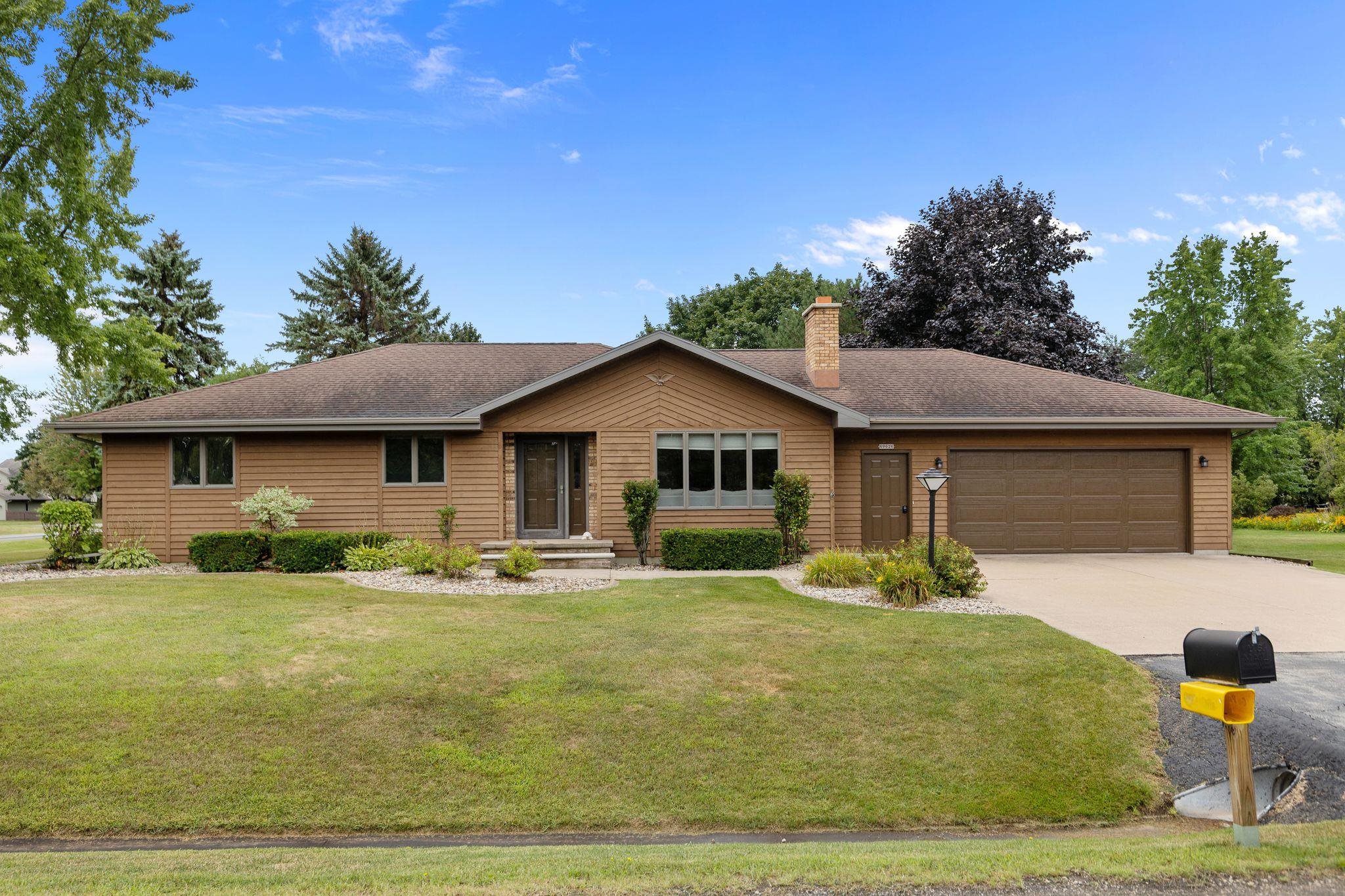 N9626 DARBOY Drive property preview photograph