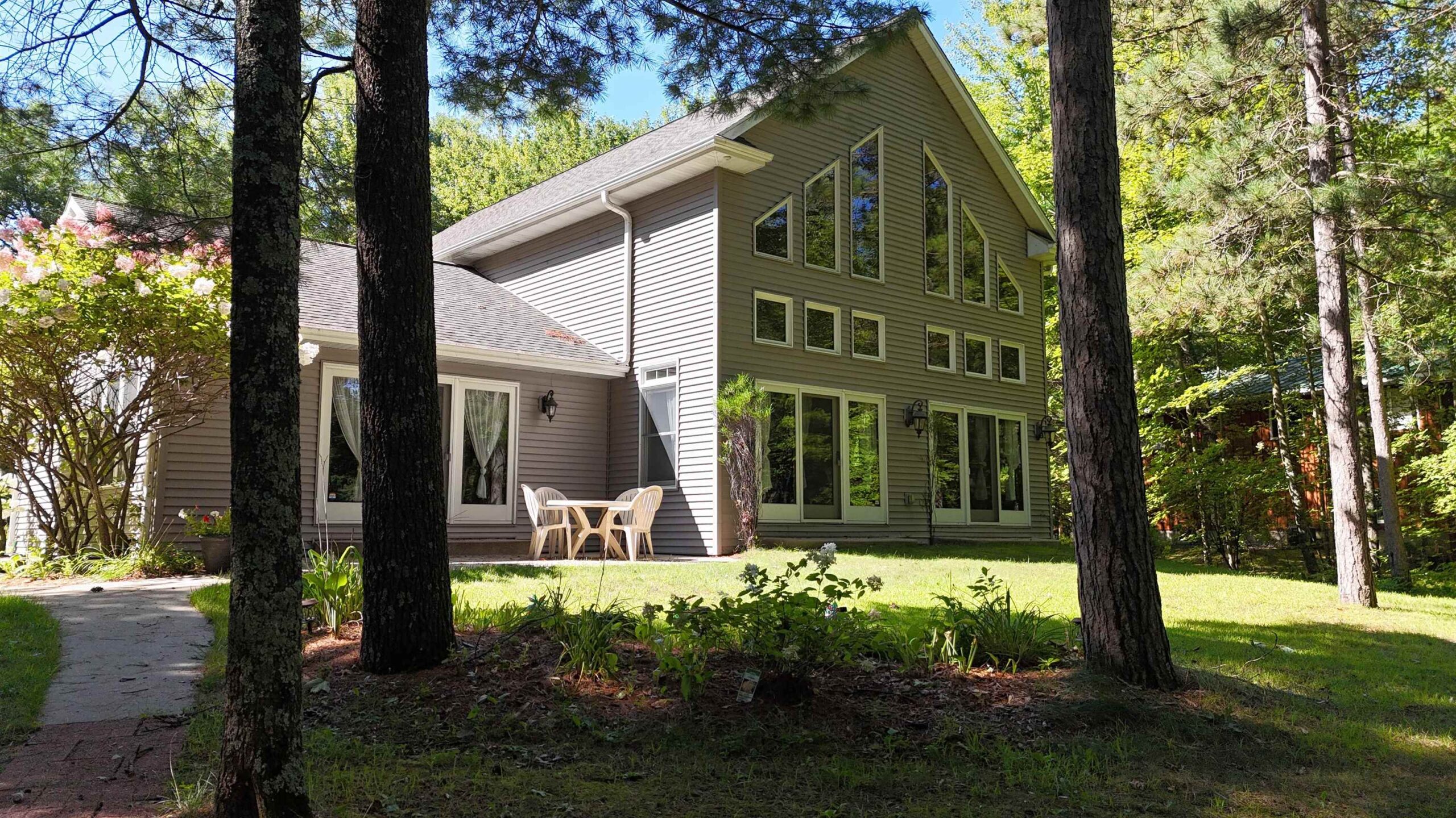 N1599 RAINBOW Road property preview photograph