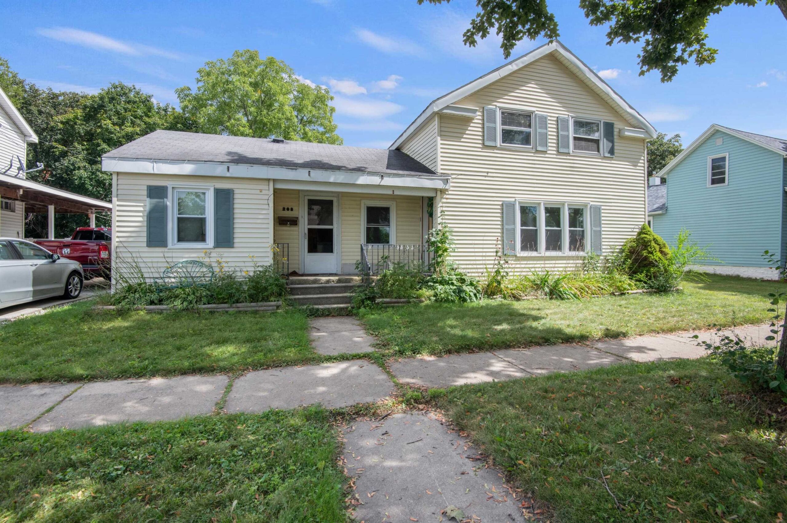 208 N SUPERIOR Street property preview photograph