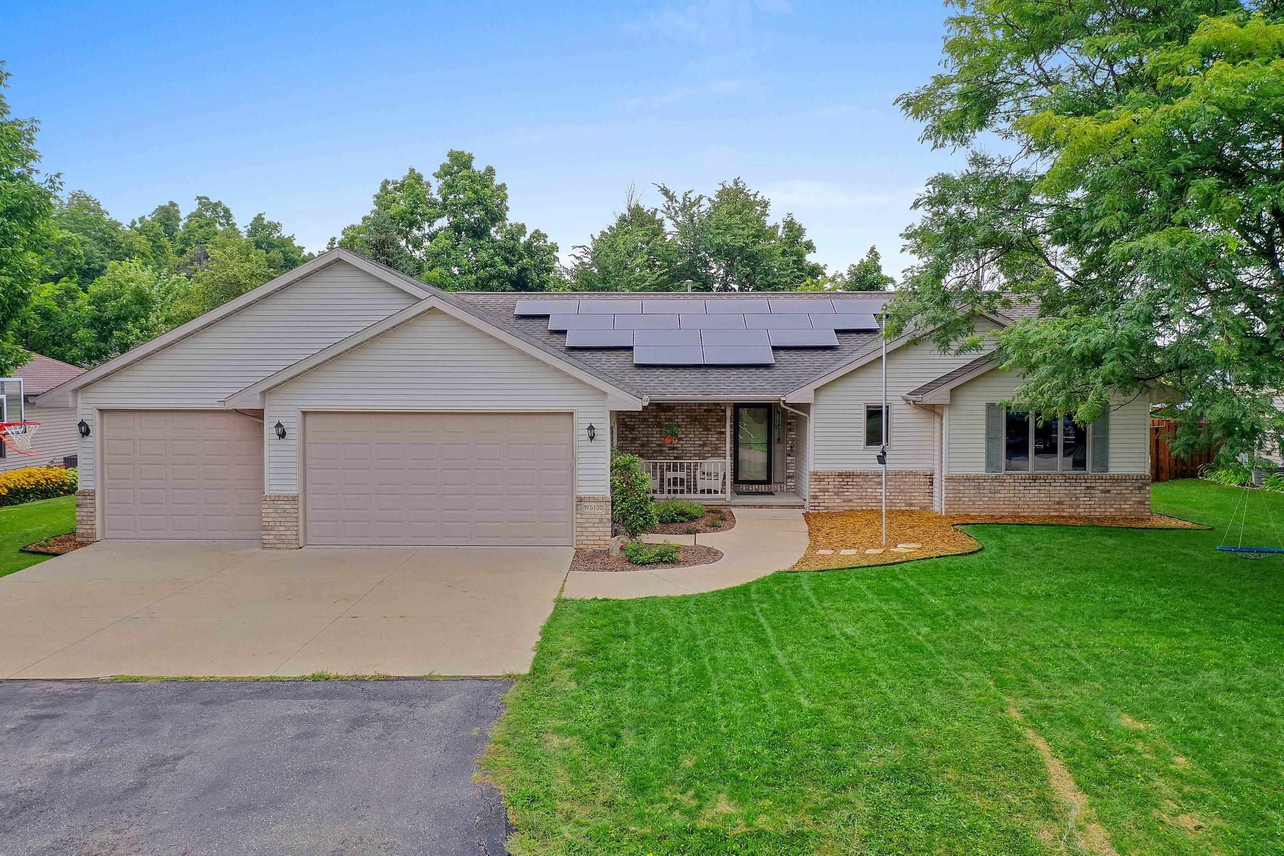 W5132 BLUE HERON Court property preview photograph