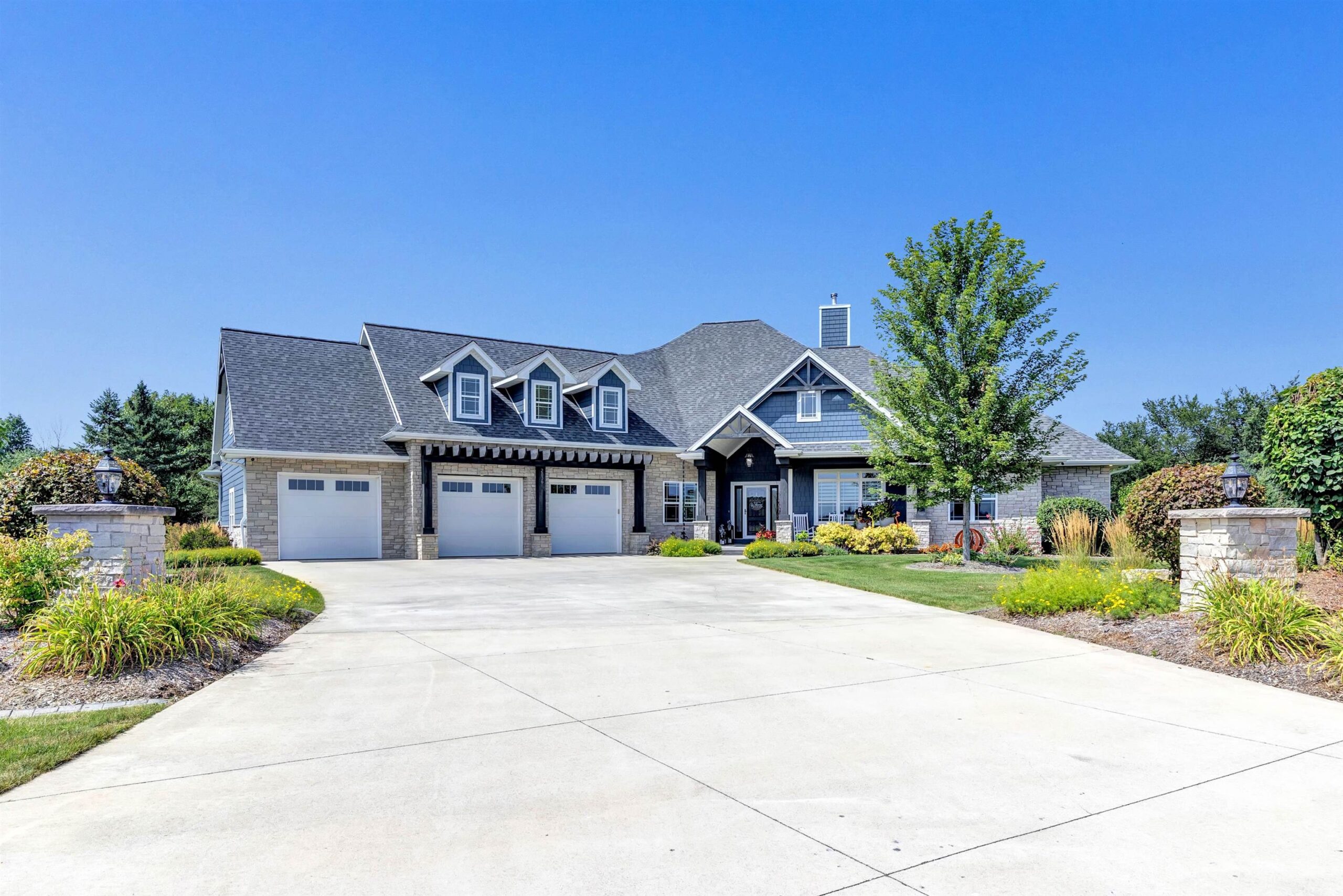 2836 OAK STREAM Drive property preview photograph