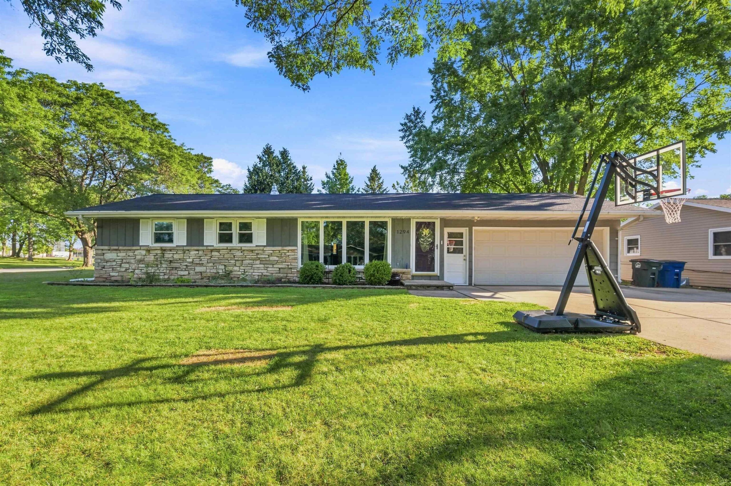 1294 APACHE Avenue property preview photograph