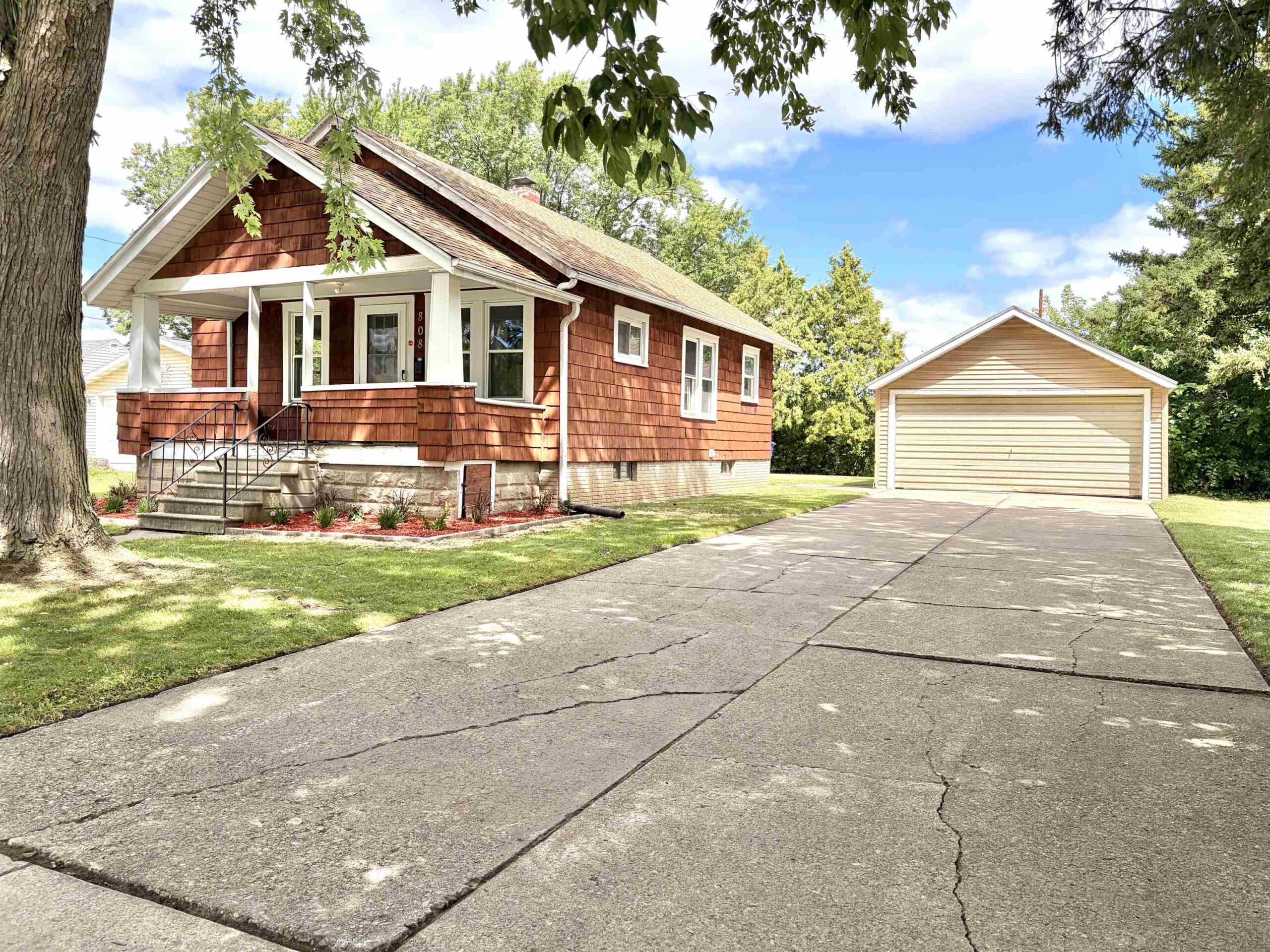 808 7TH Street property preview photograph