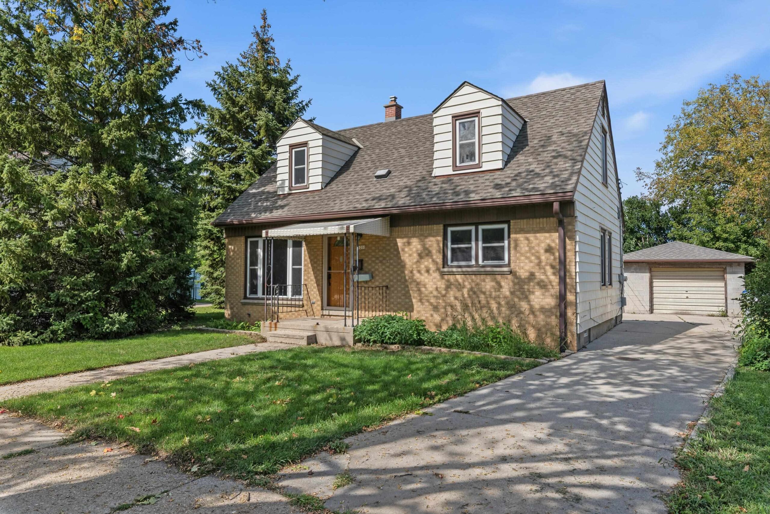 6200 W MANITOBA Street property preview photograph