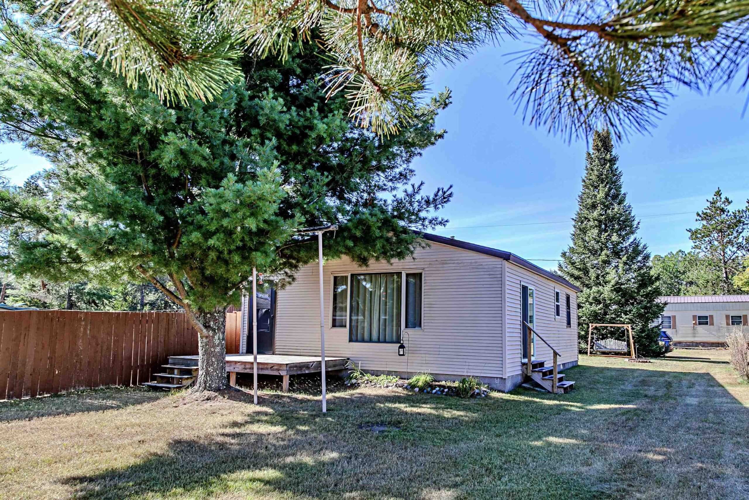 W11531 US HIGHWAY 8 property preview photograph