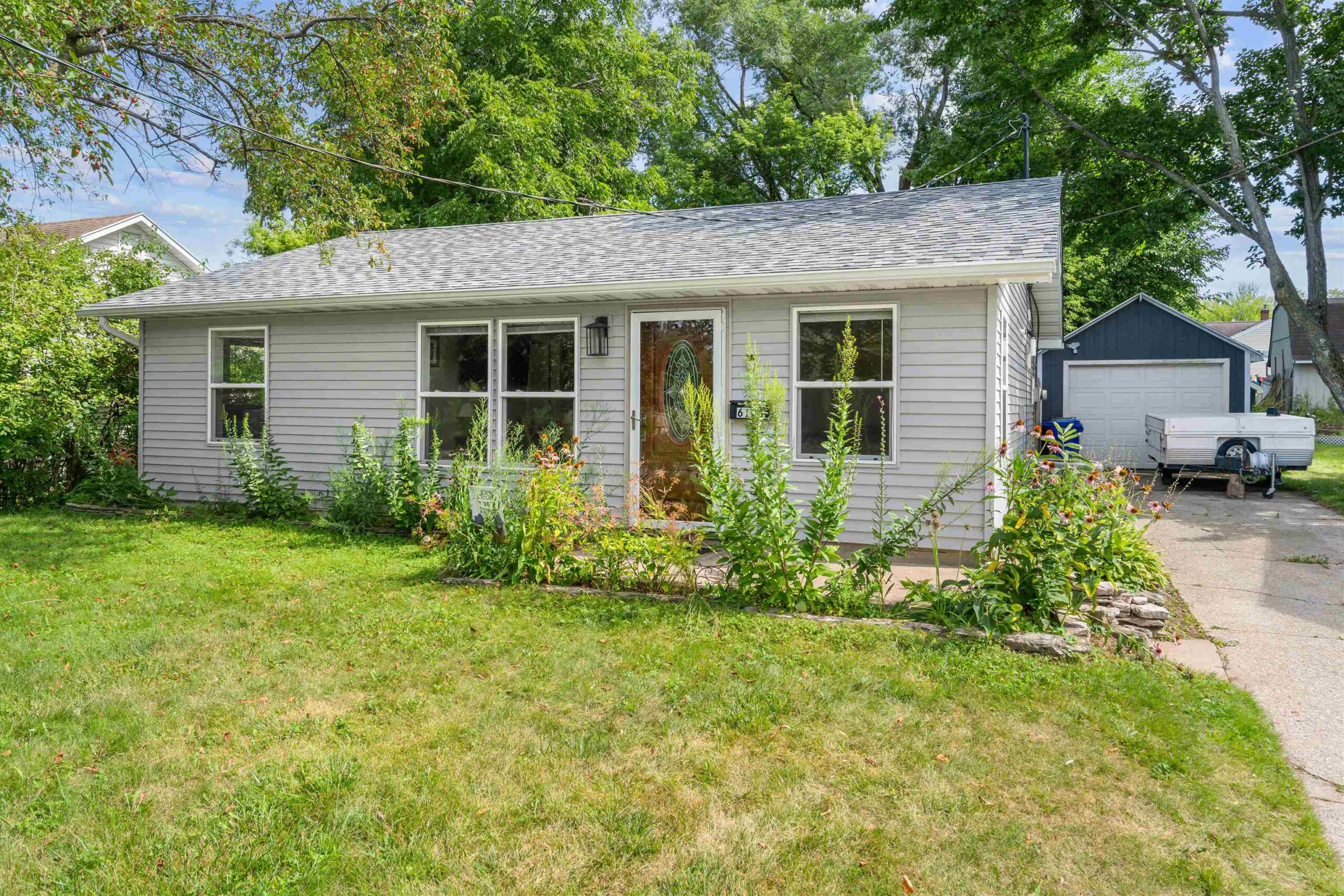 616 MEADE Street property preview photograph